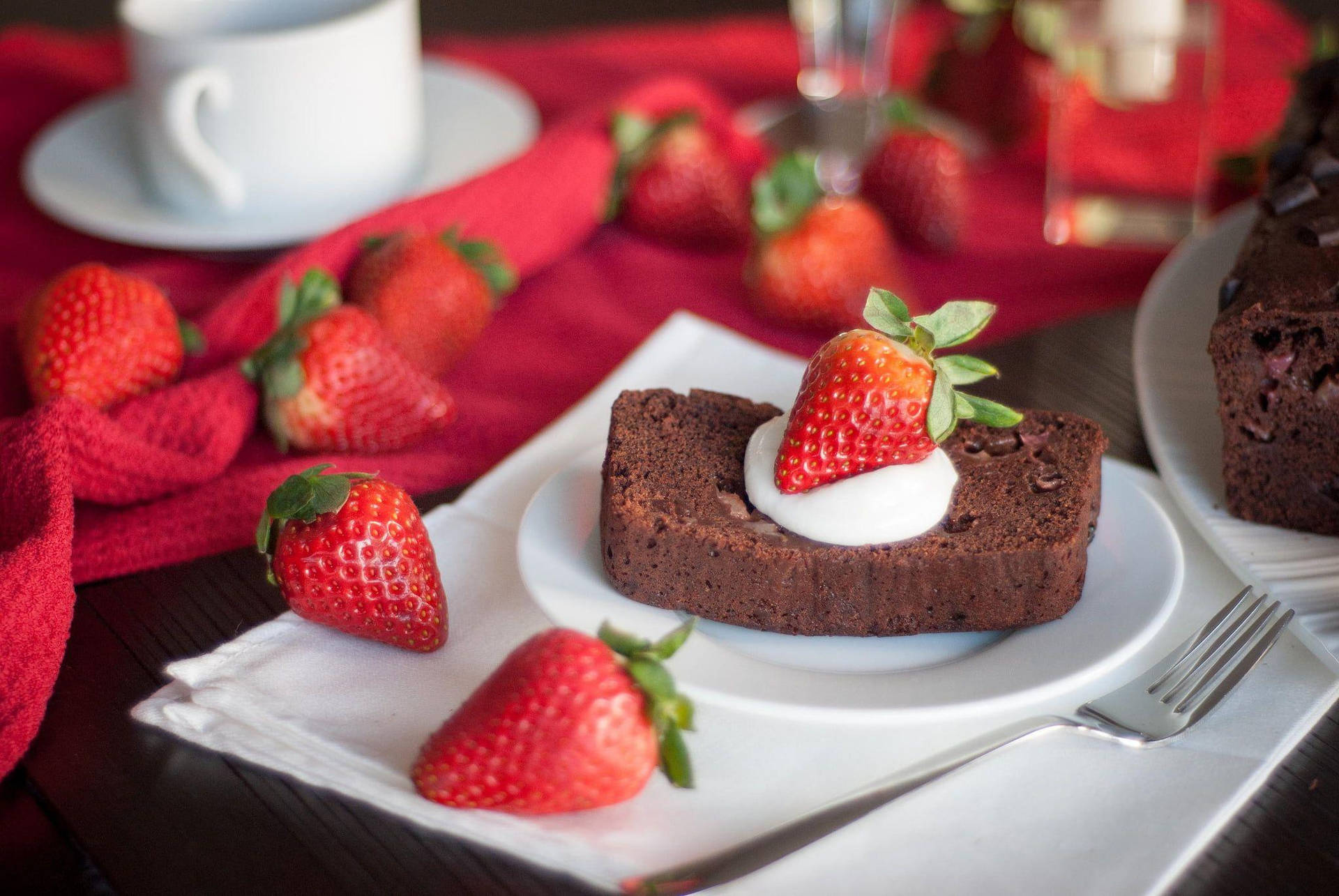 Brownie With Cream And Strawberry