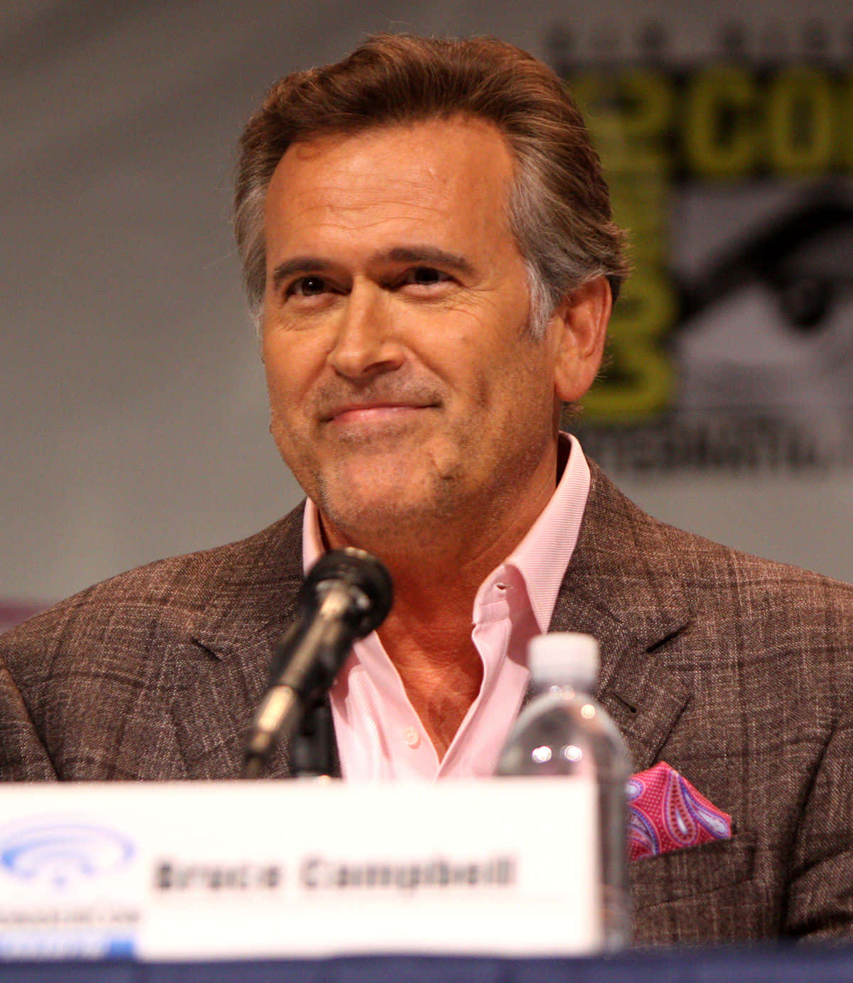 Bruce Campbell [wallpaper] Background