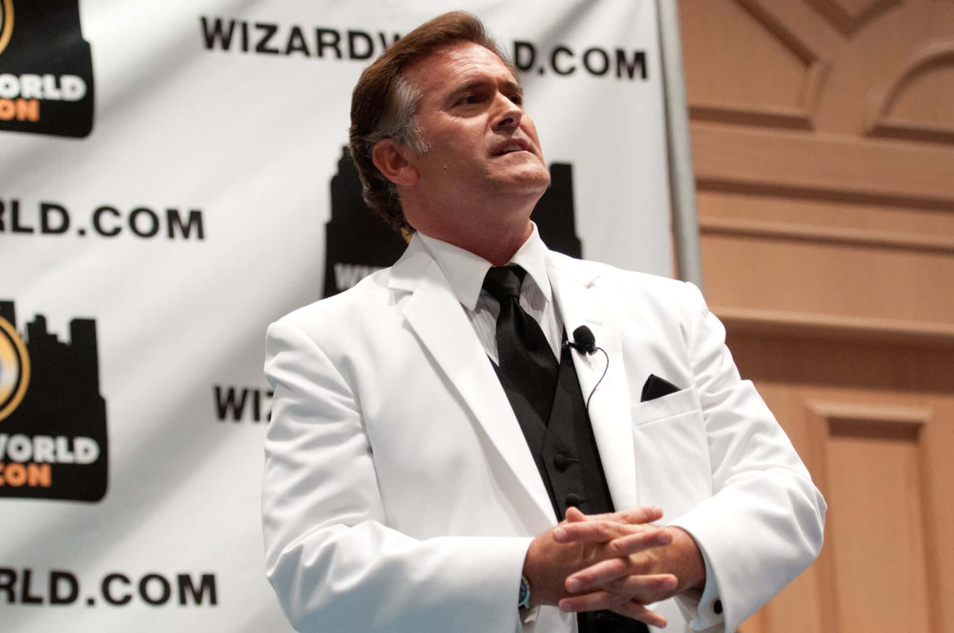 Bruce Campbell [wallpaper] Background