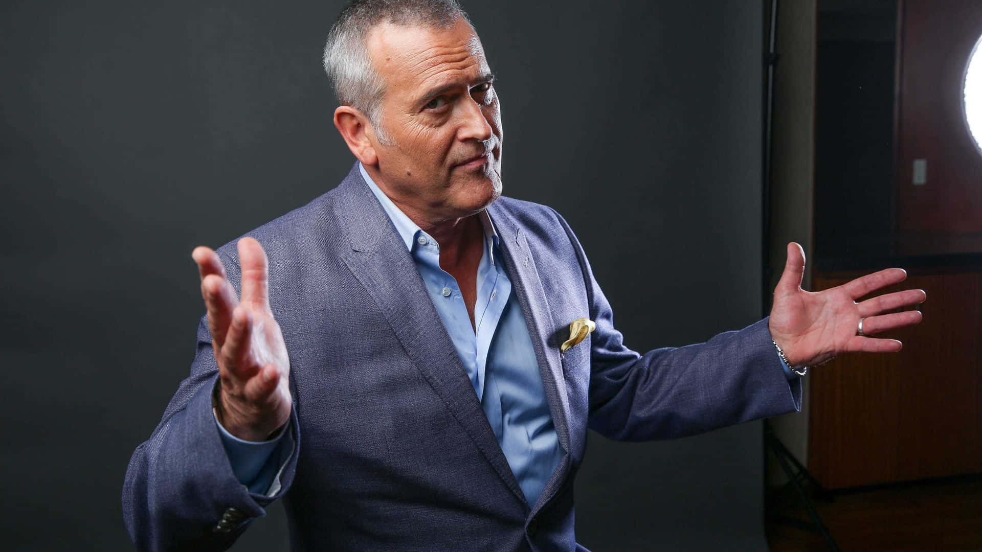 Bruce Campbell [wallpaper] Background