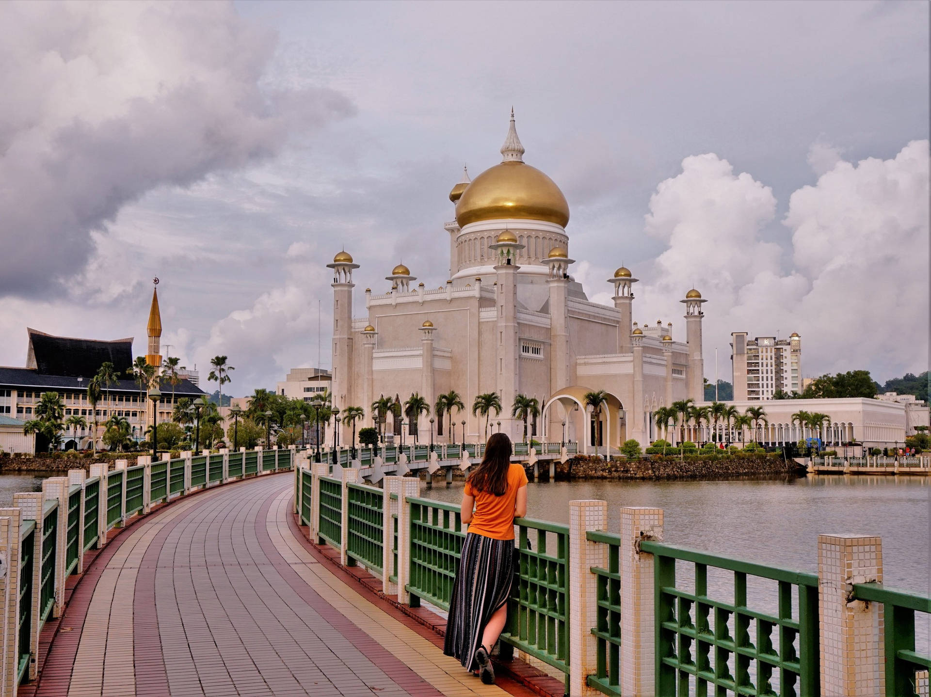 Brunei Bridge Leading To Mosque Background