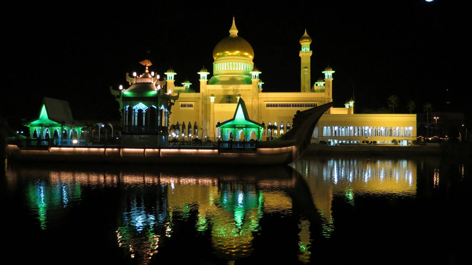 Brunei Mosque View At Night