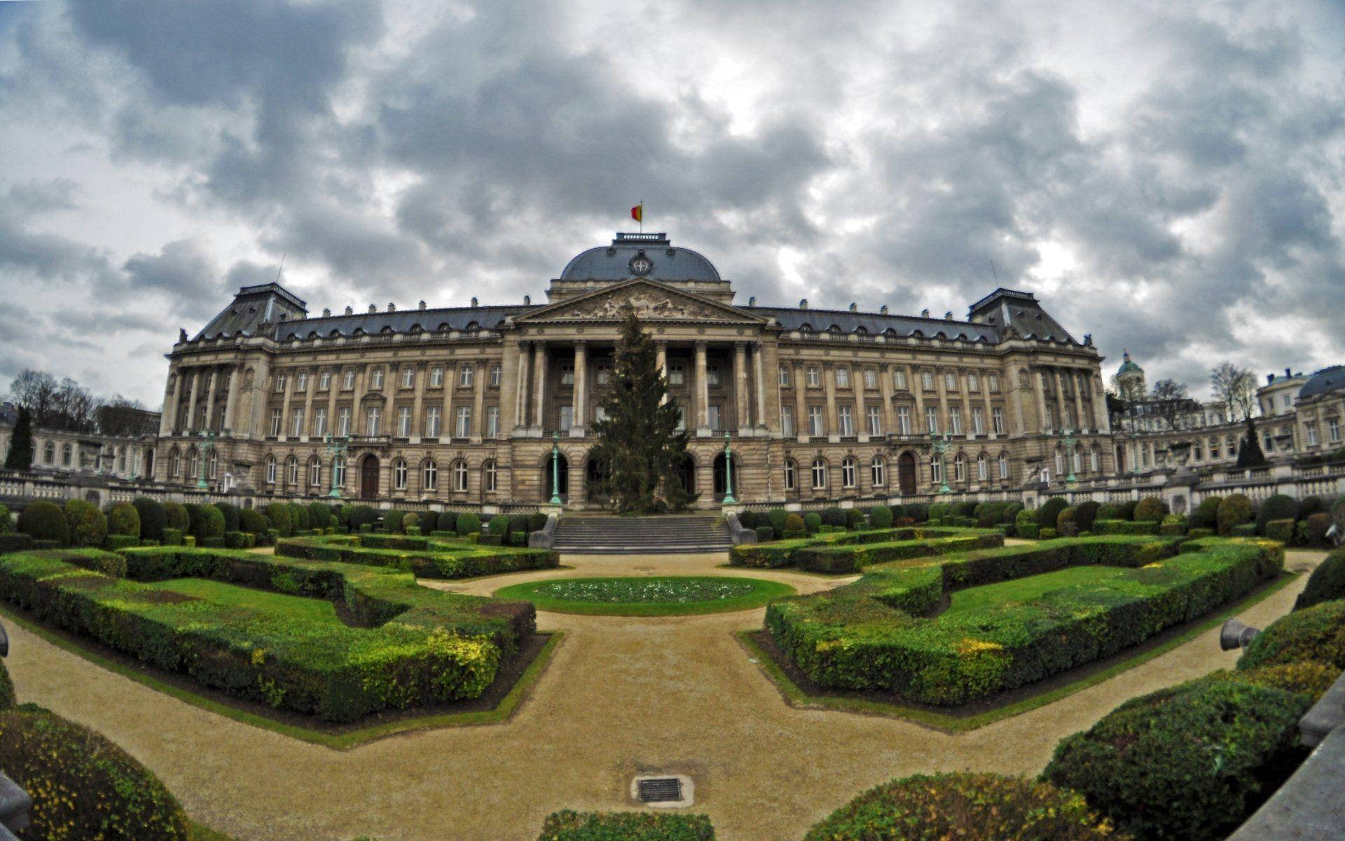 Brussels Garden Castle Background