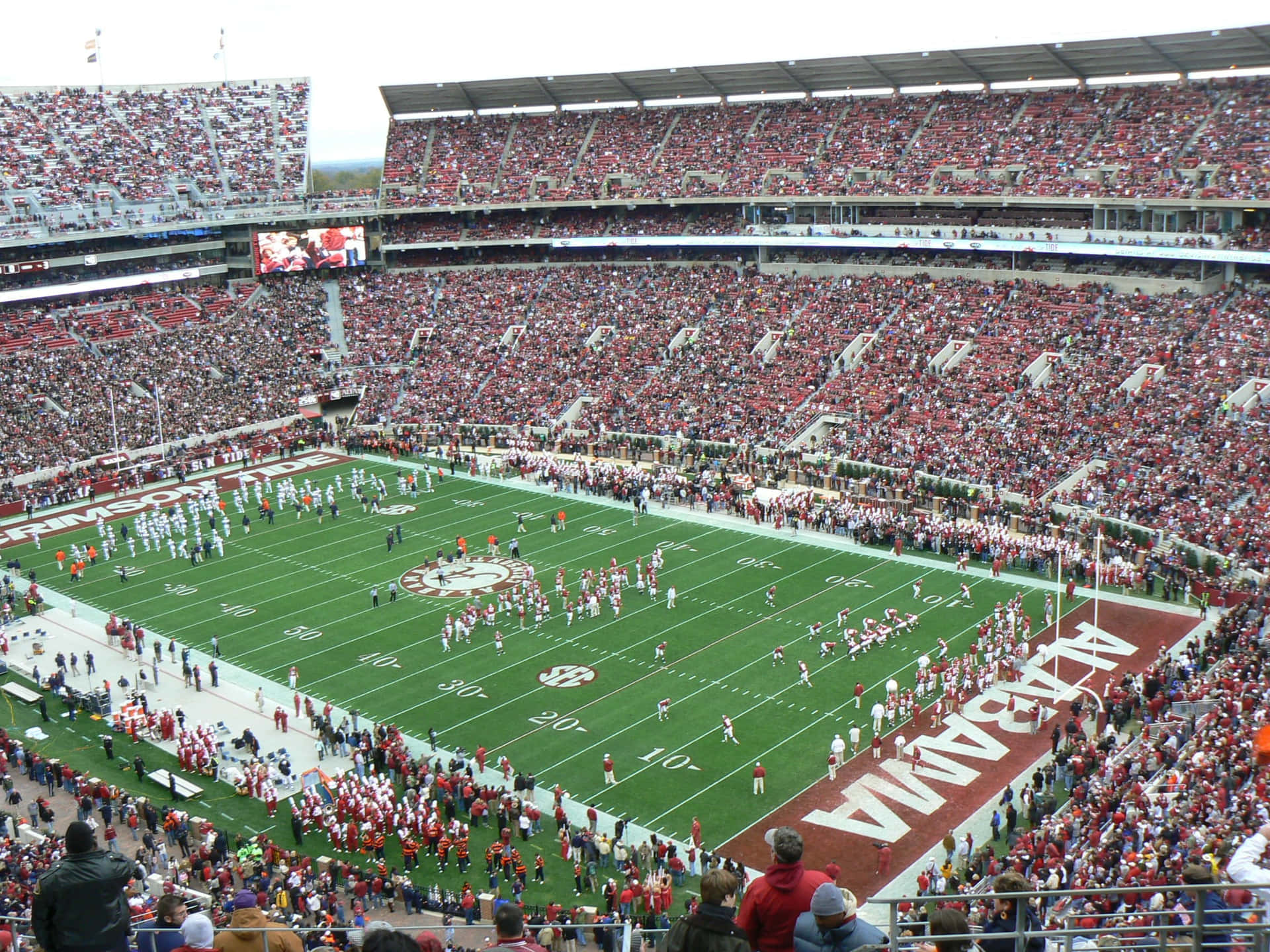 Bryant-denny Stadium Football Field Background