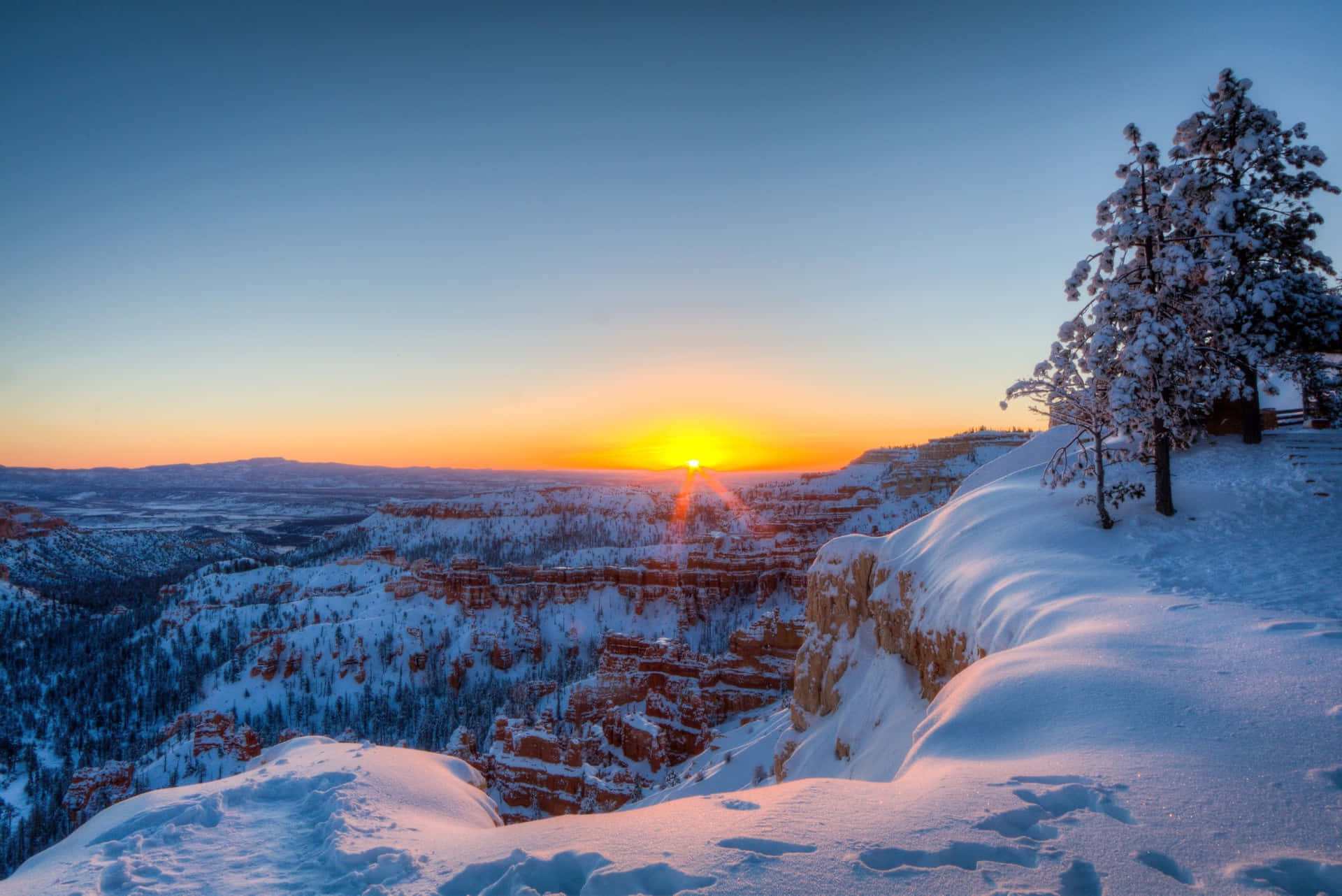Bryce Canyon National Park Covered In Snow