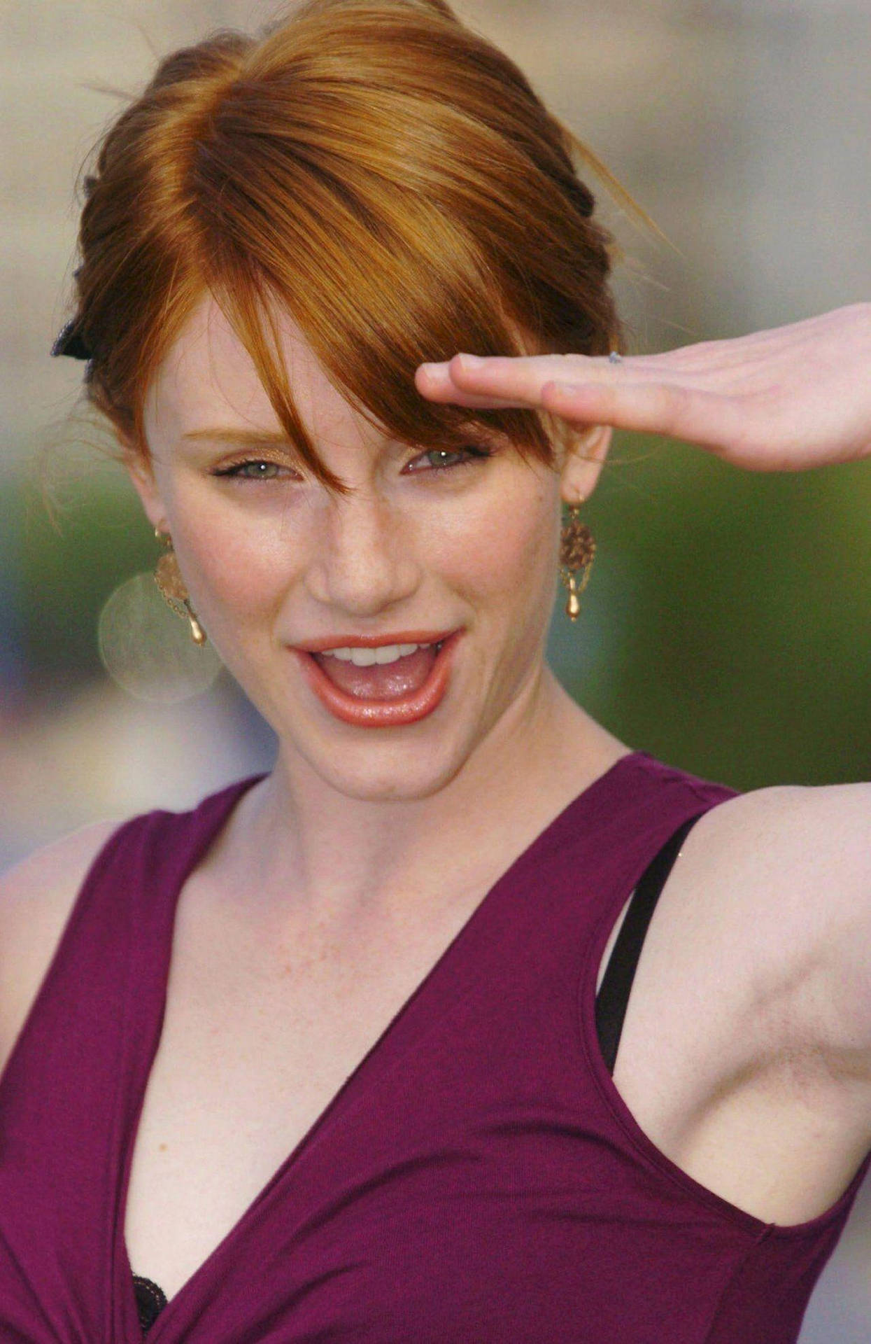 Bryce Dallas Howard Purple Aesthetic Dress Short Hair Background