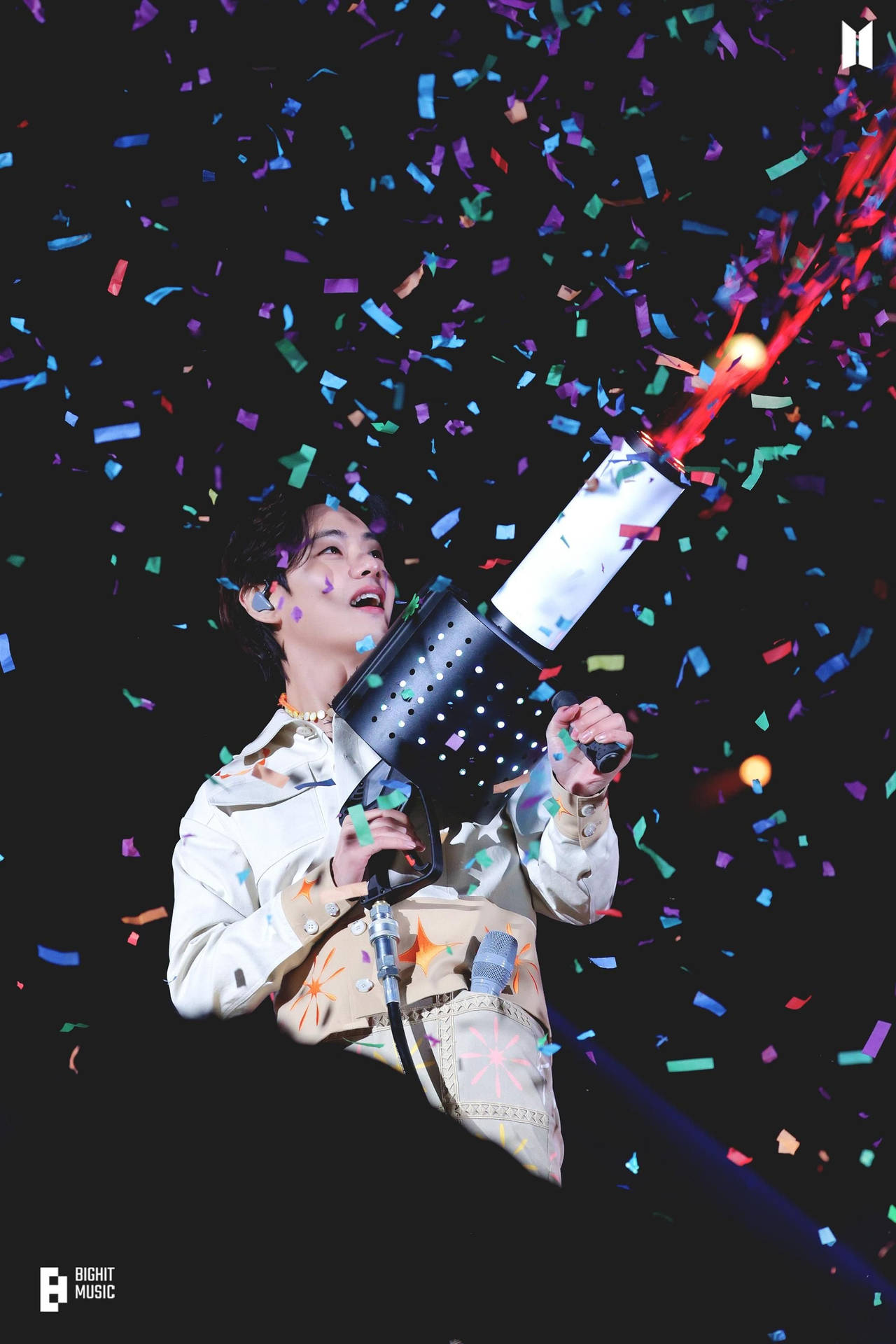 Bts Concert Kim Taehyung With Confetti Gun Background