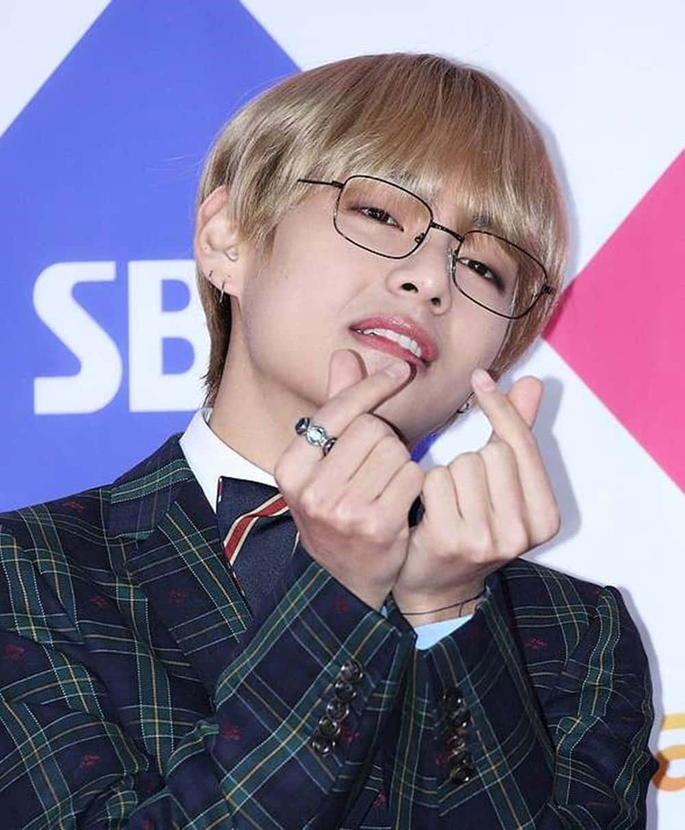 Bts Finger Heart Taehyung Background