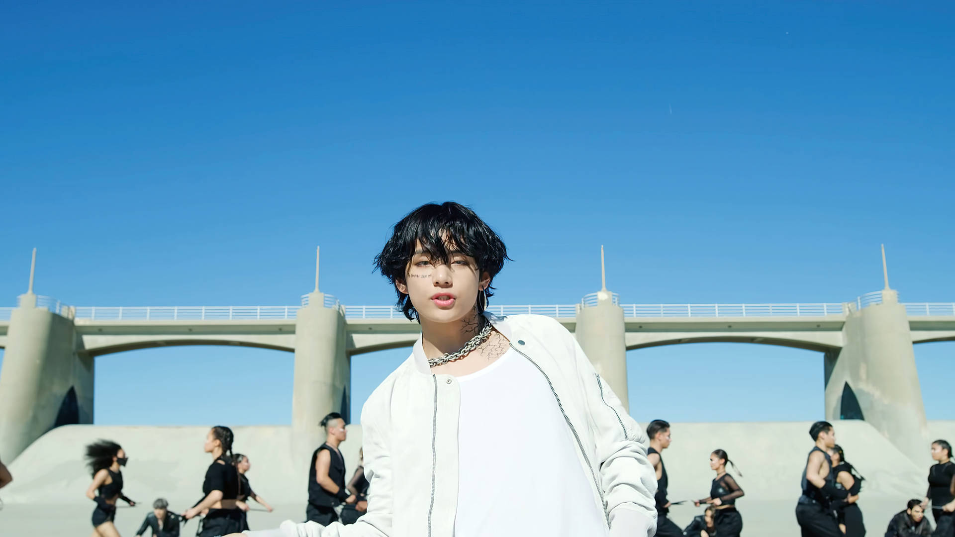 Bts Tae Hyung Dancing On Background