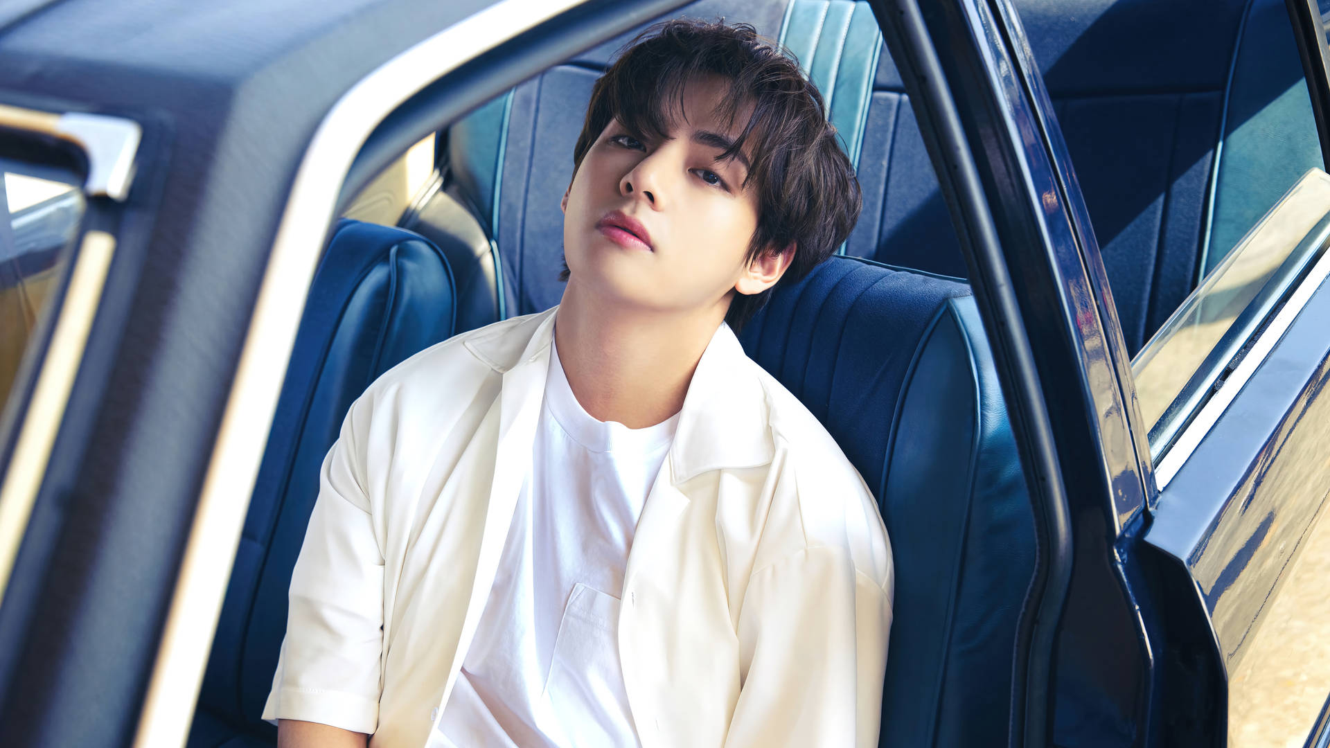 Bts Tae Hyung Inside A Car Background