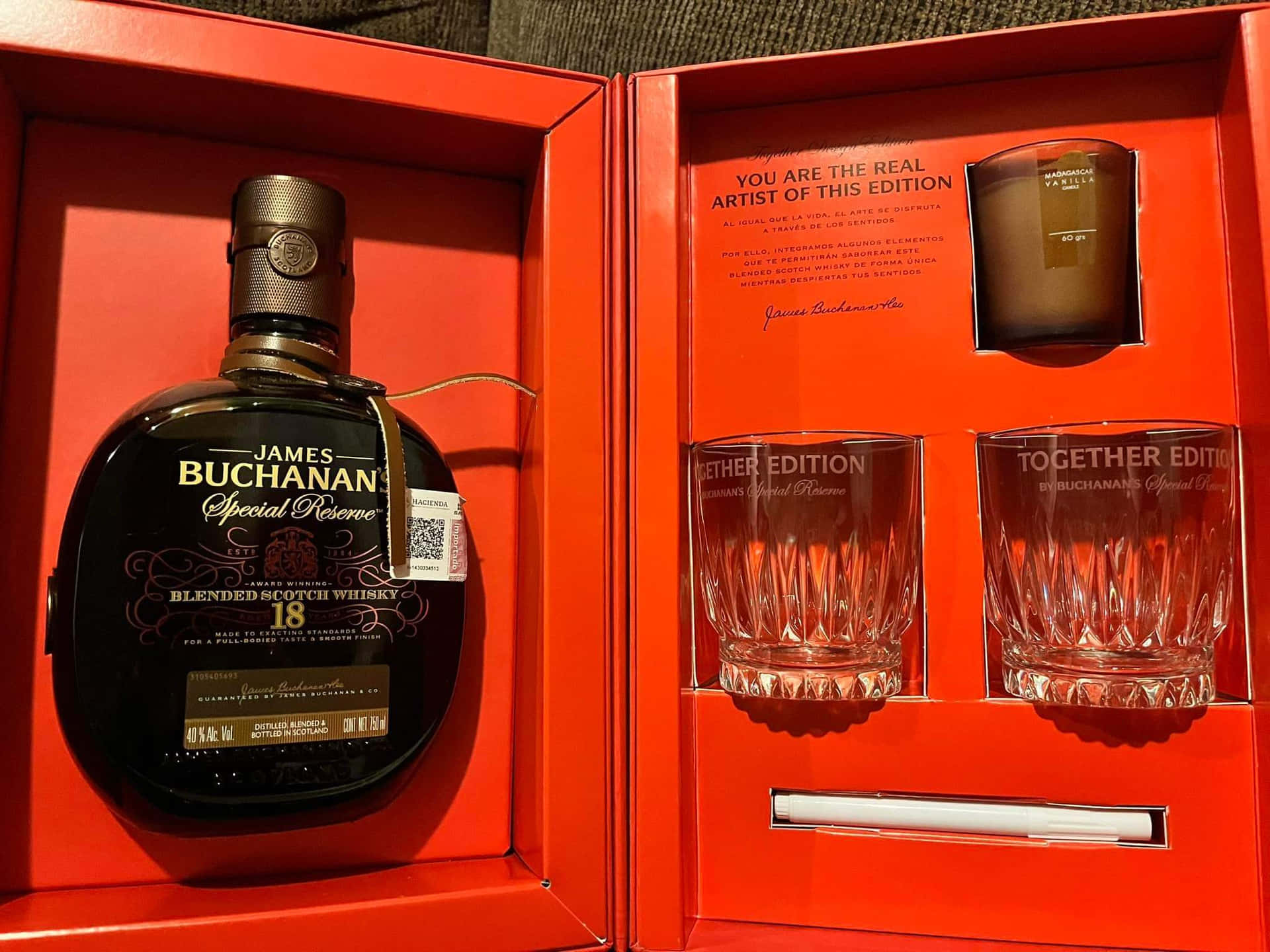 Buchanan's Special Reserve Gift Set Background