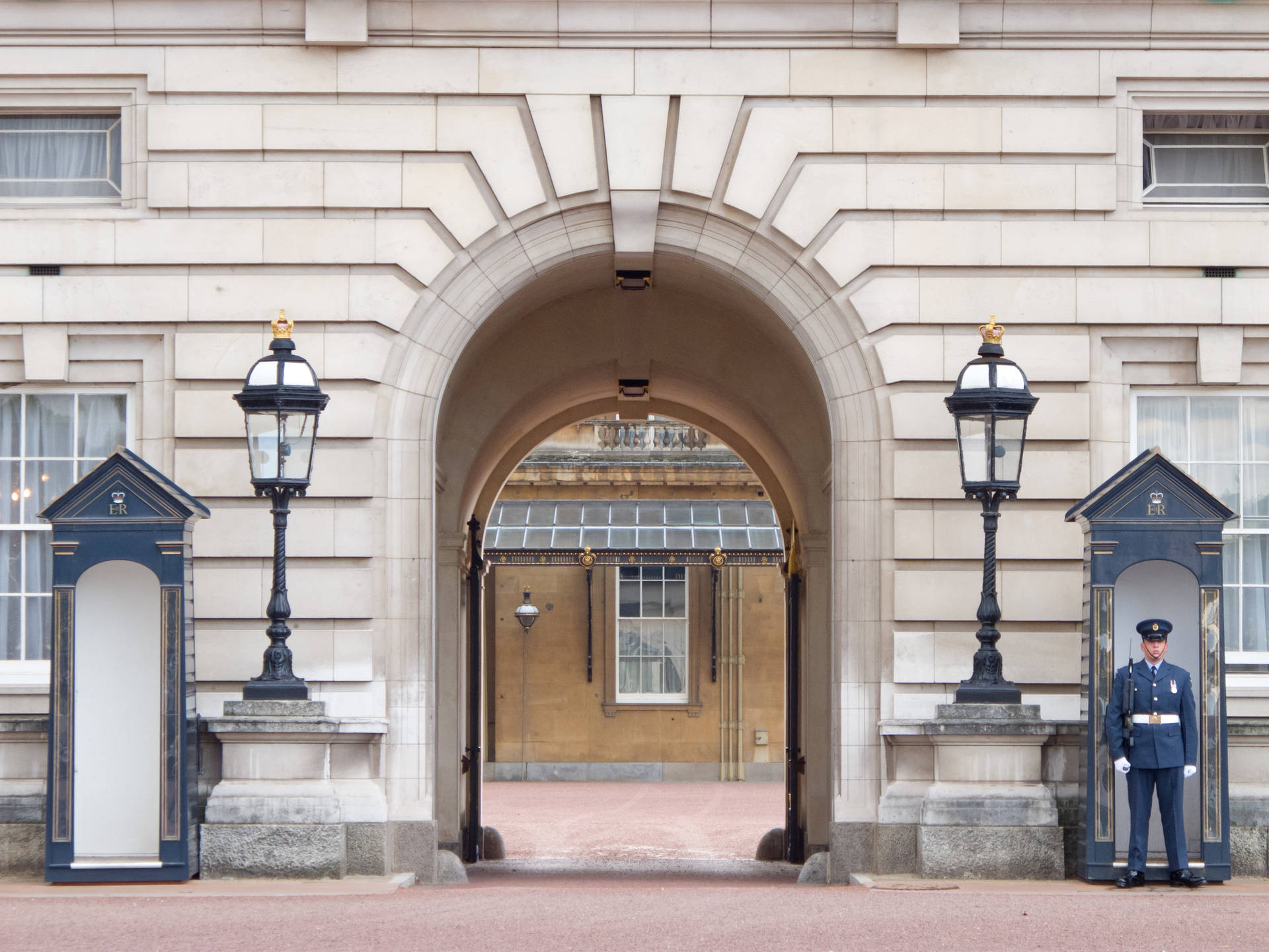 Buckingham Palace Archway Background