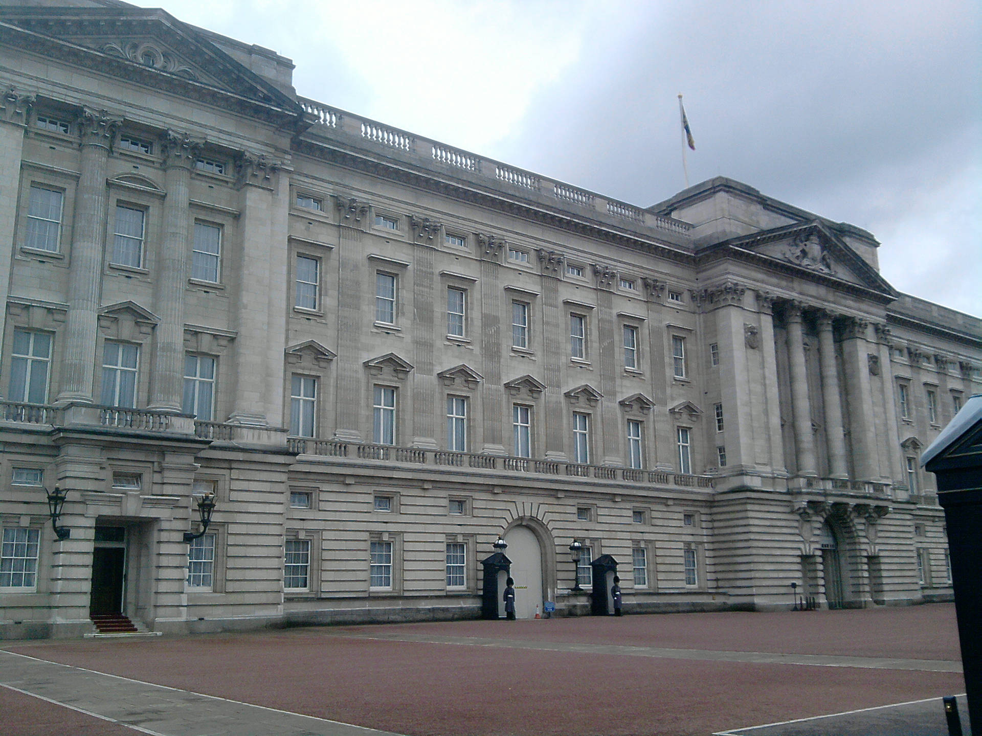 Buckingham Palace Exterior Background