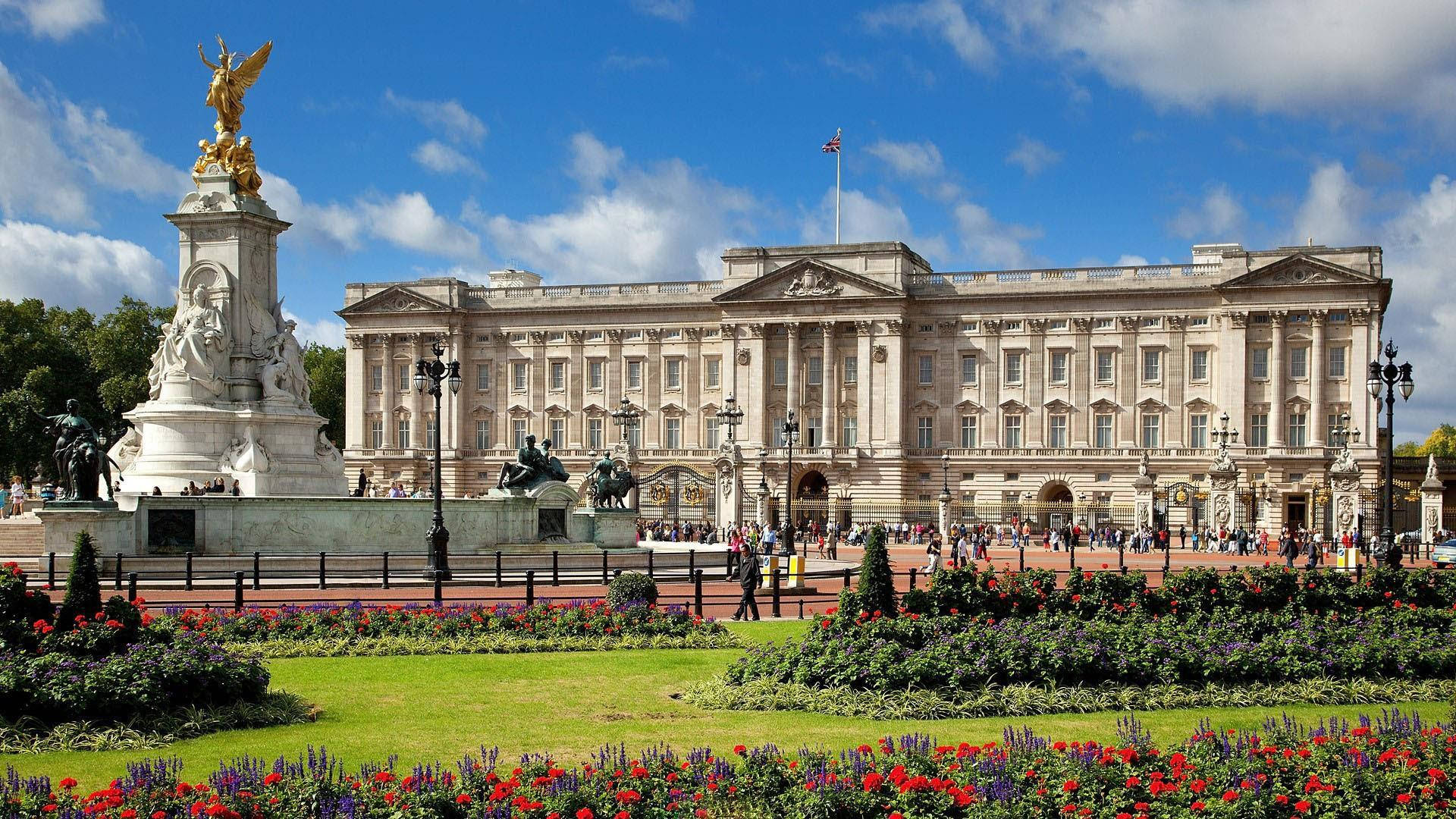 Buckingham Palace Garden Flowers