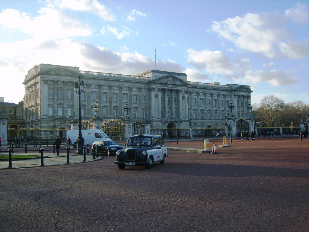 Buckingham Palace Inner Entrance Background