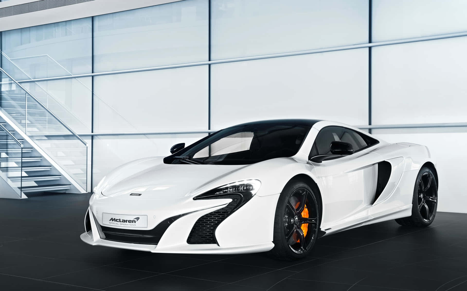 Buckle Up - Luxury & Speed Combine In The Cool Mclaren