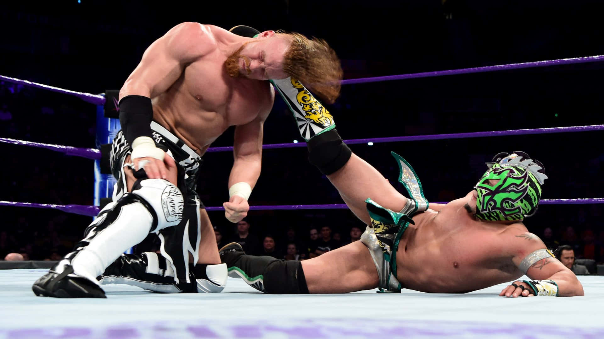 Buddy Murphy Kicked By Kalisto Background