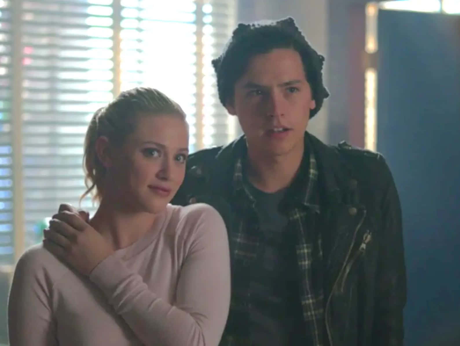 Bughead Couple Embrace Background