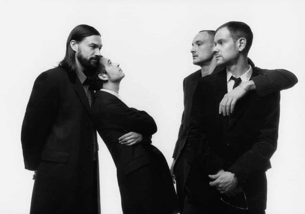 Building Bonds And Friendships Between Guys Background