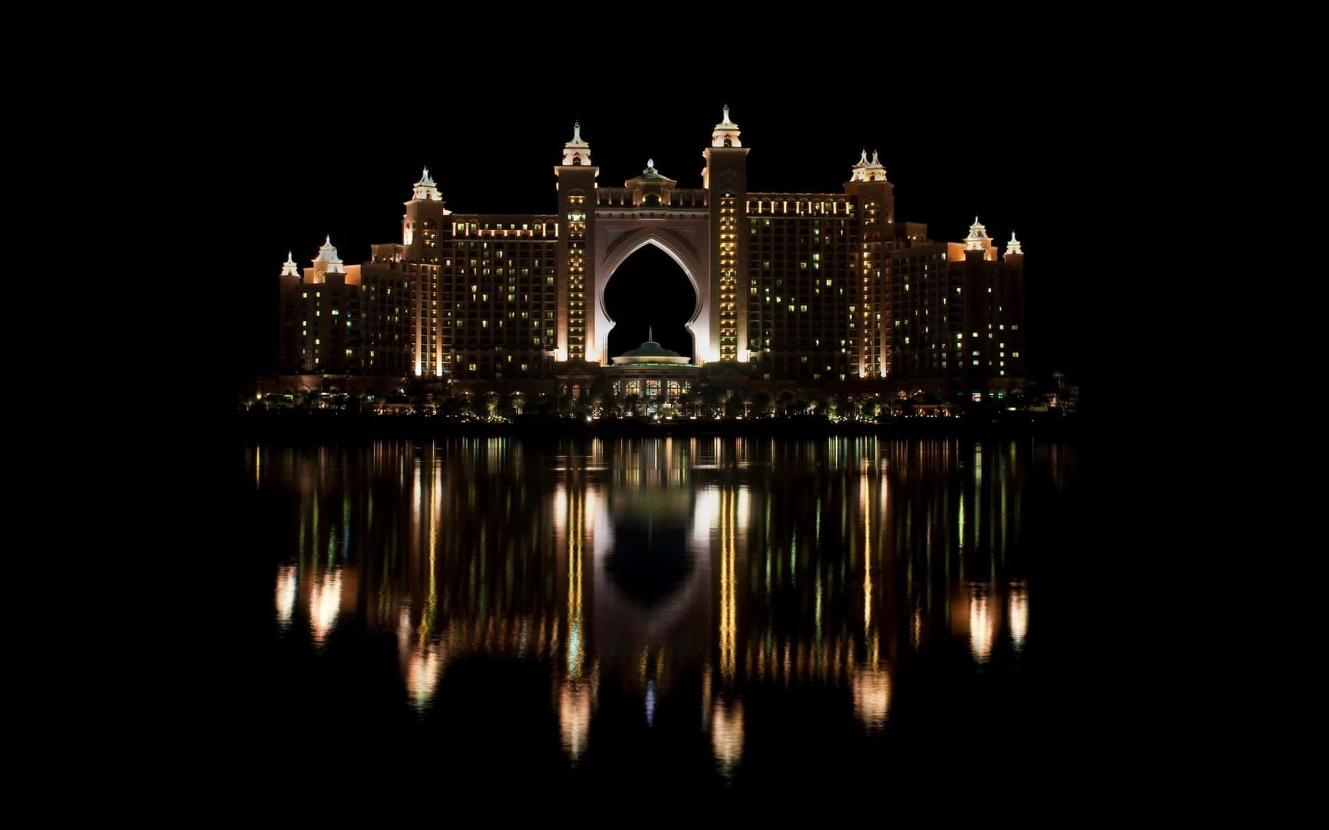 Building In Atlantis Resort Background