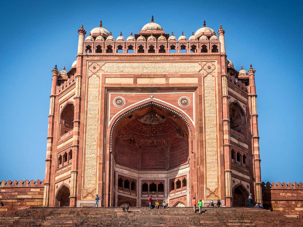 Buland Darwaza In Fatehpur Sikri On A Sunny Day Background