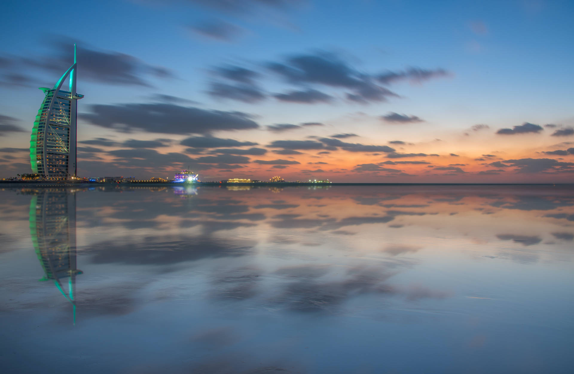 Burj Al Arab Reflection Desktop