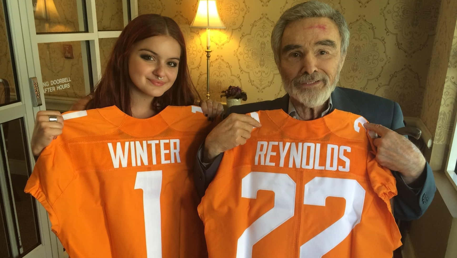 Burt Reynolds [wallpaper] Background