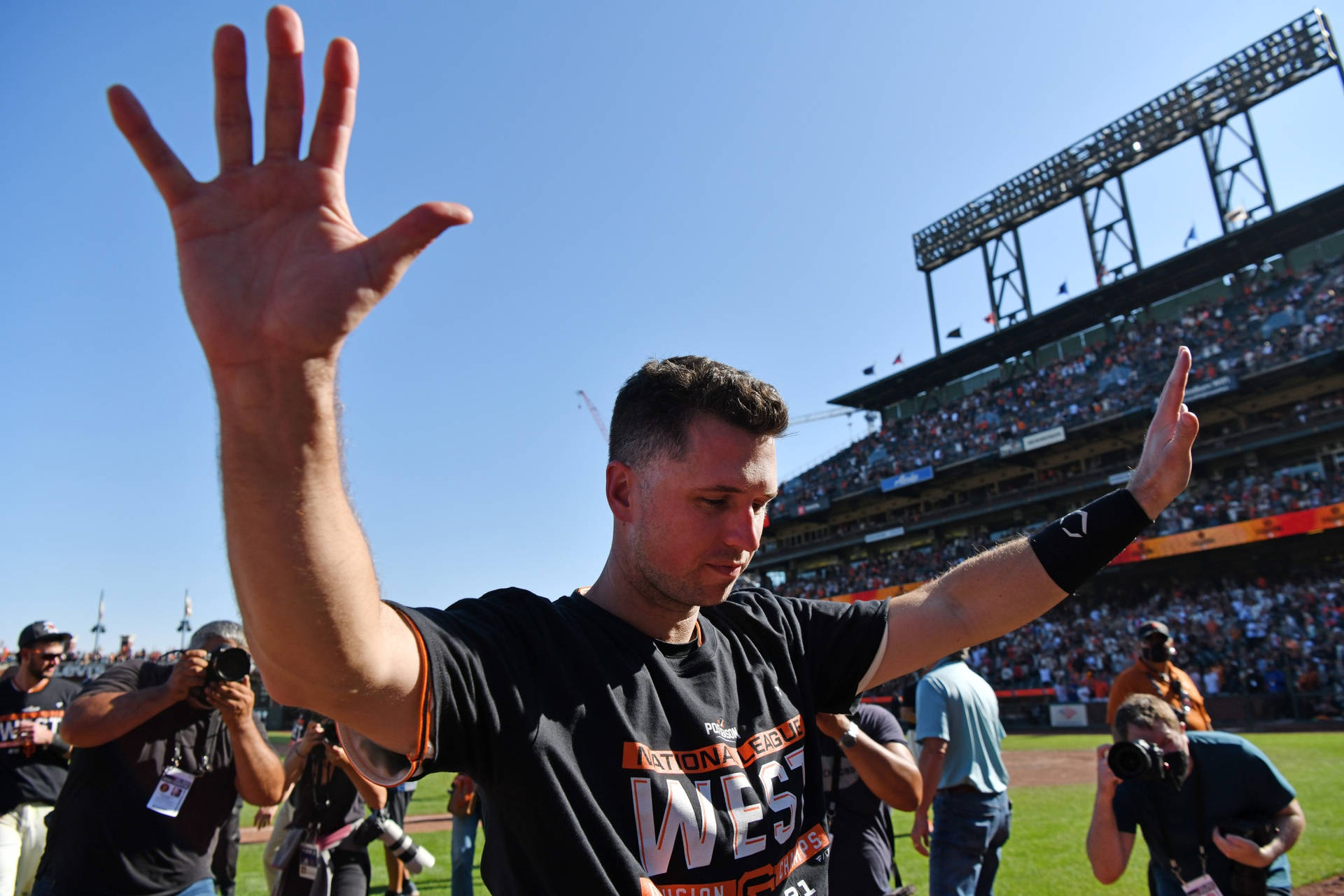 Buster Posey Hands Up