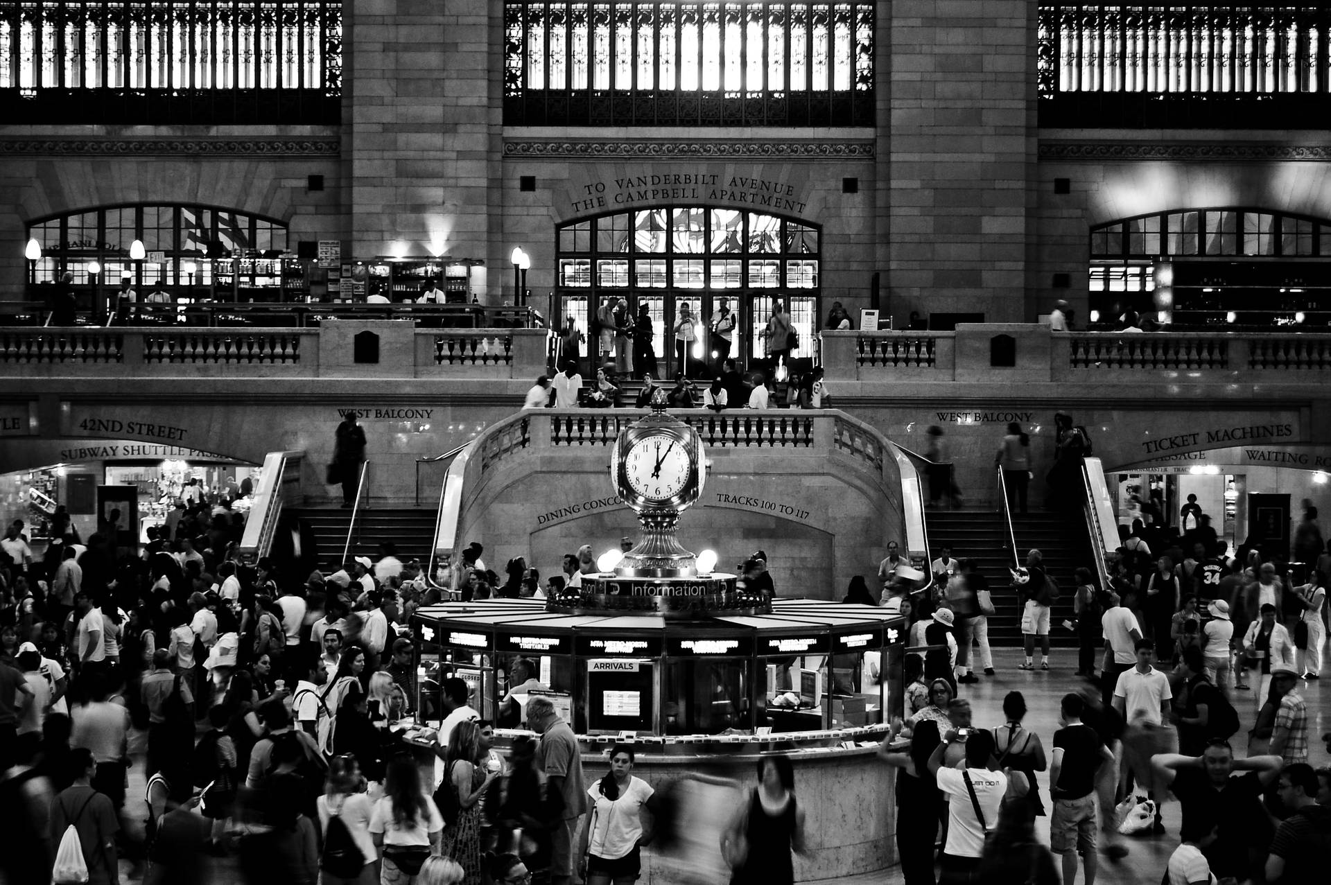 Busy Day At Grand Central Terminal Background