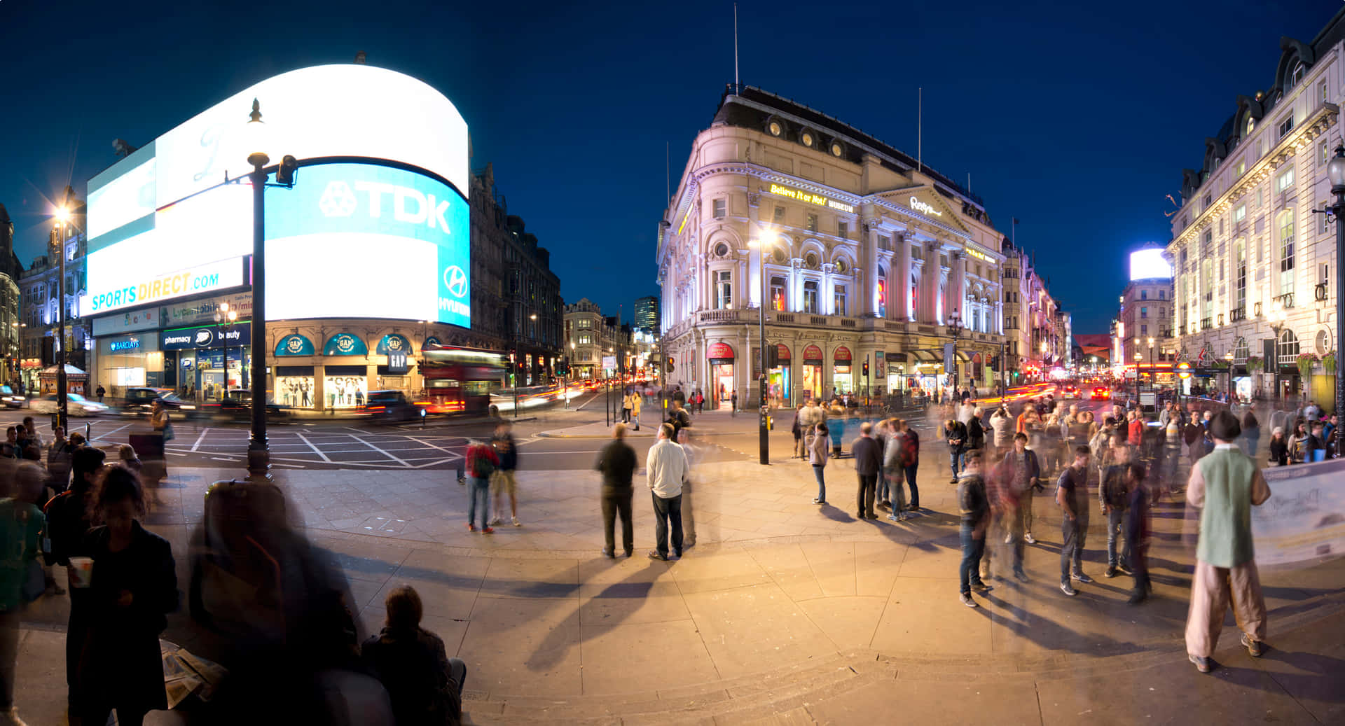 Busy Road Piccadilly Circus Panorama Background