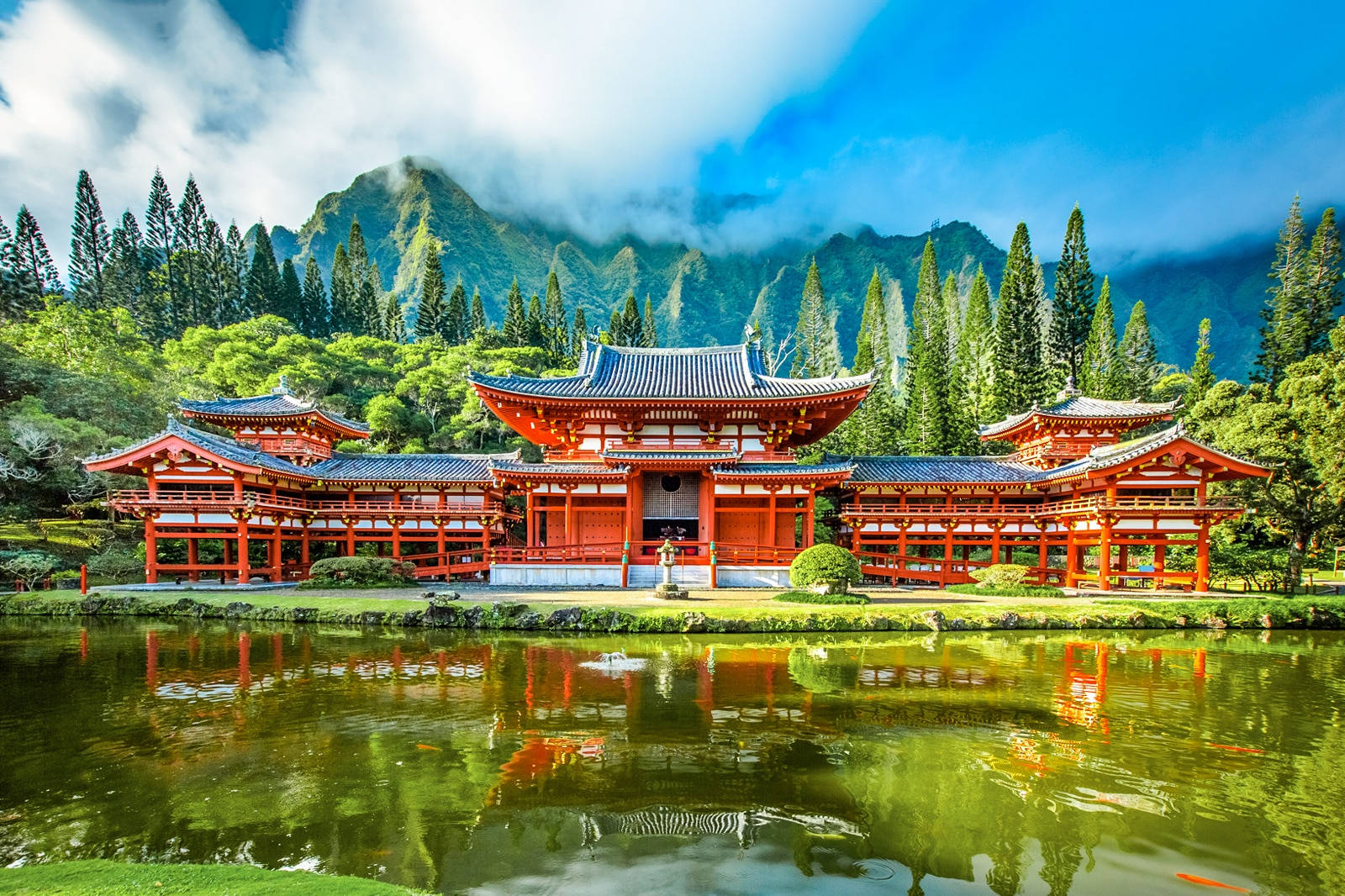 Byodo-in Temple In Oahu