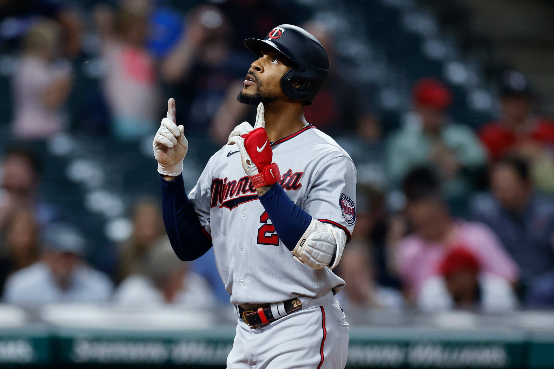 Byron Buxton Pointing And Looking Up Background