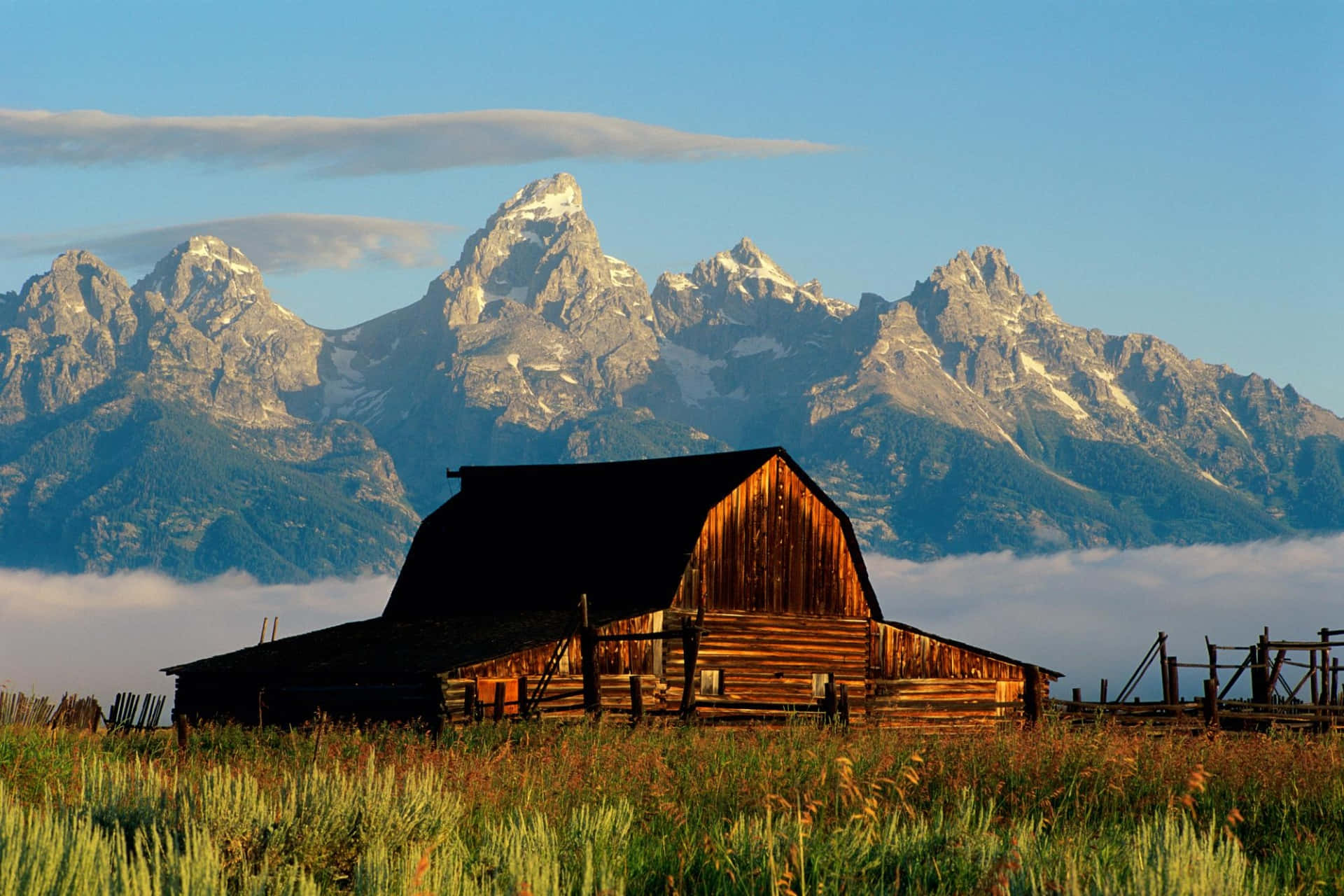 Cabin Overlooking The Mountains Background