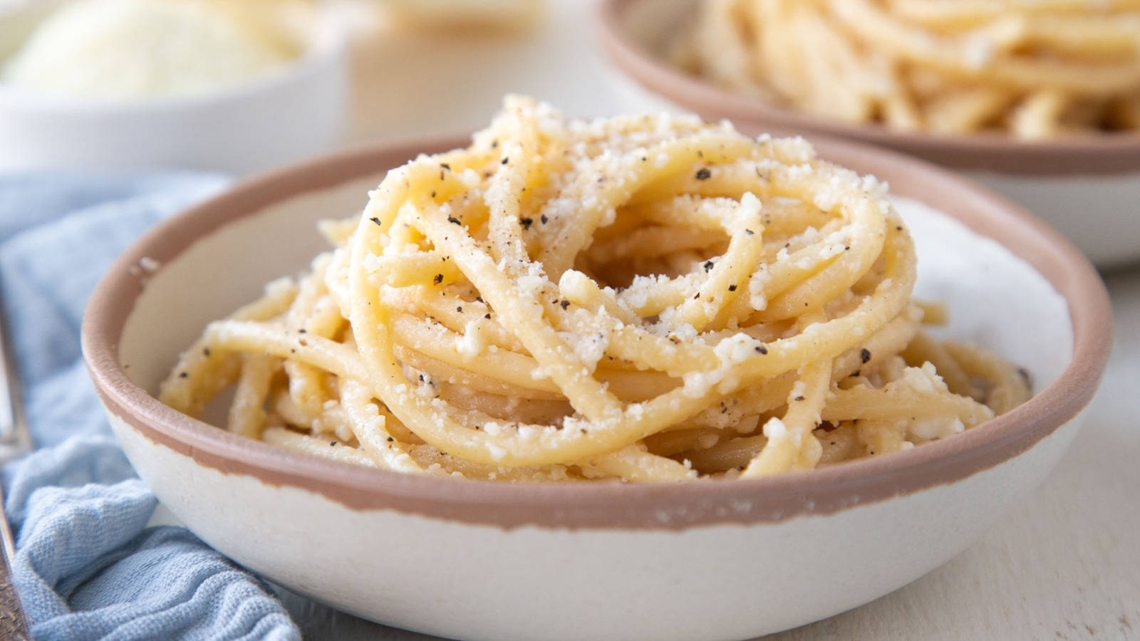 Cacio E Pepe In A Deep Dish Background