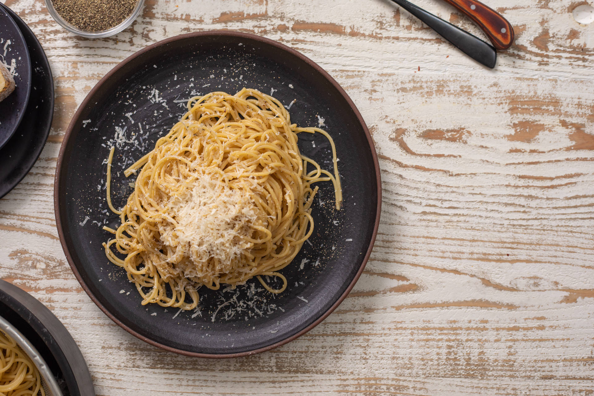 Cacio E Pepe On Lava Ware Background