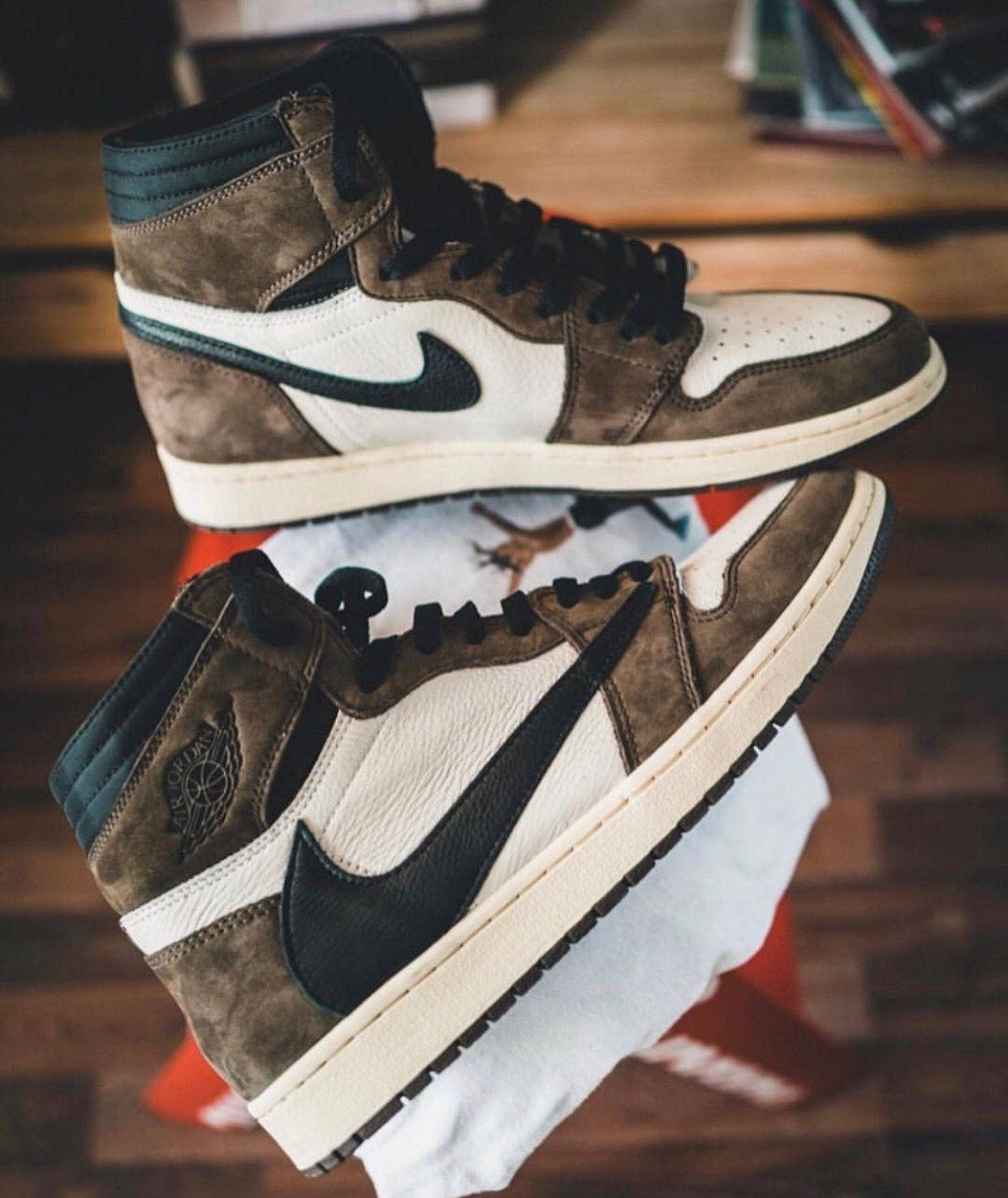 Cactus Jack Travis Scott Jordan 1 Brown Pair Background