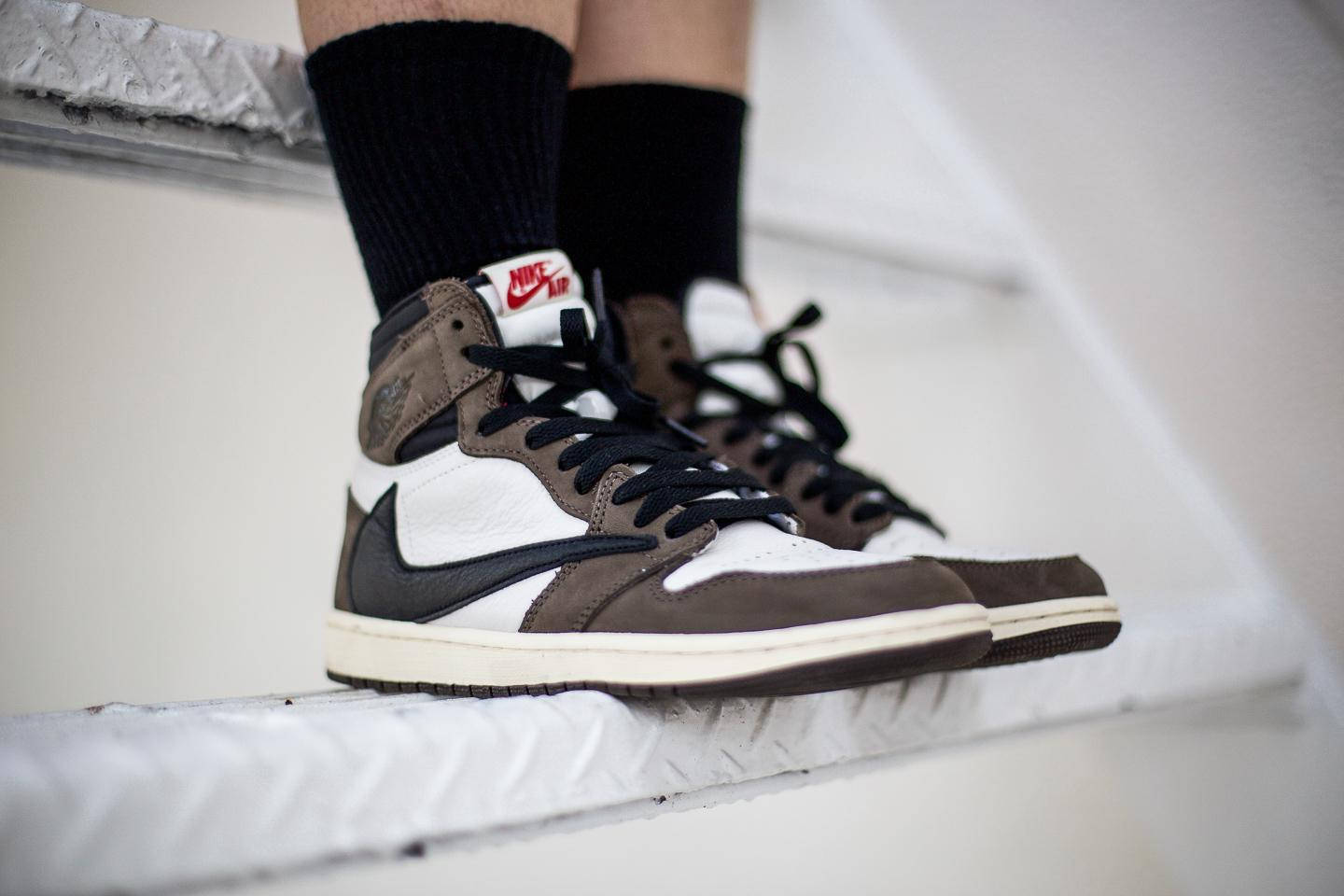 Cactus Jack Travis Scott Jordan 1 On Stairs