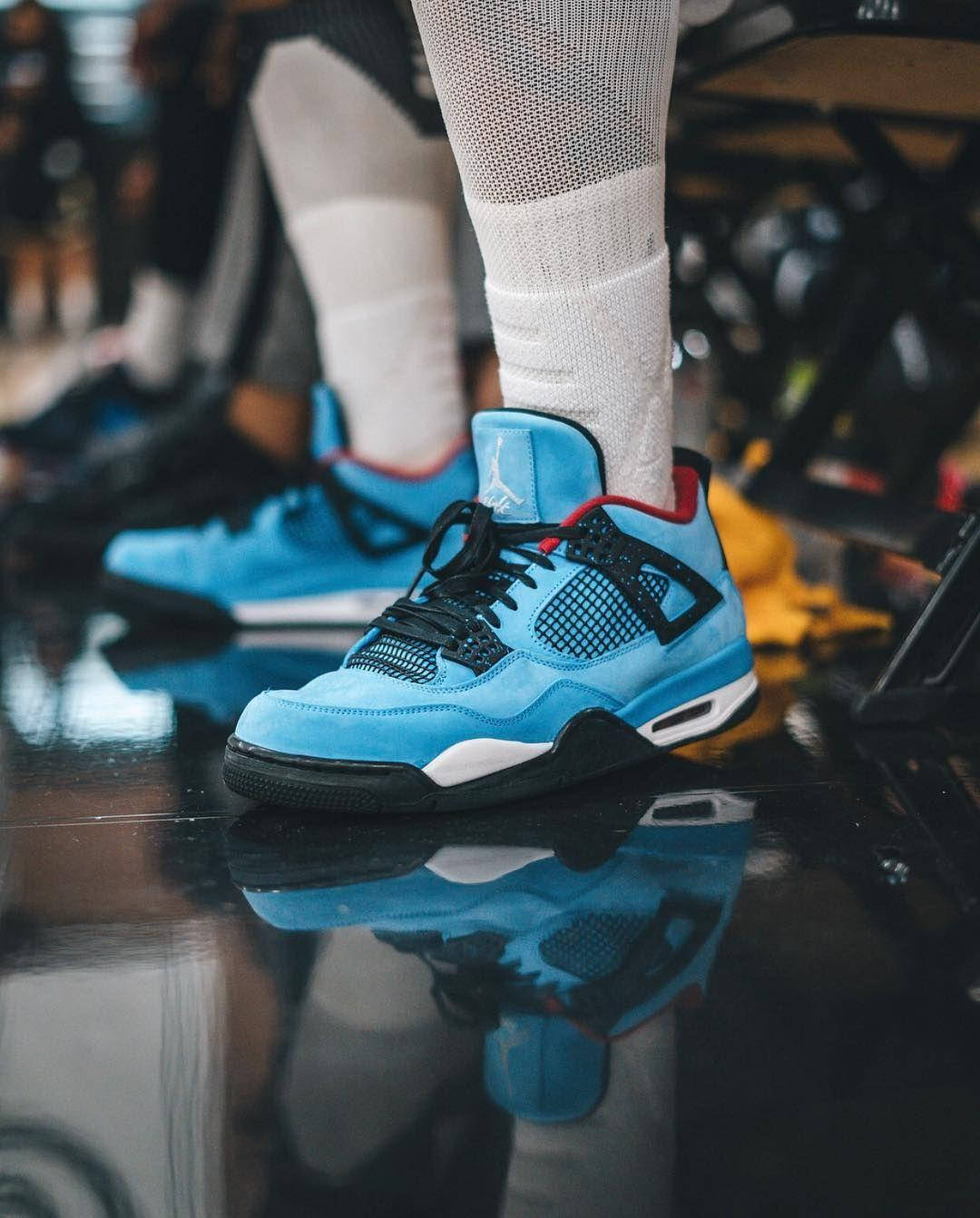 Cactus Jack Travis Scott Jordan 4 At Gym