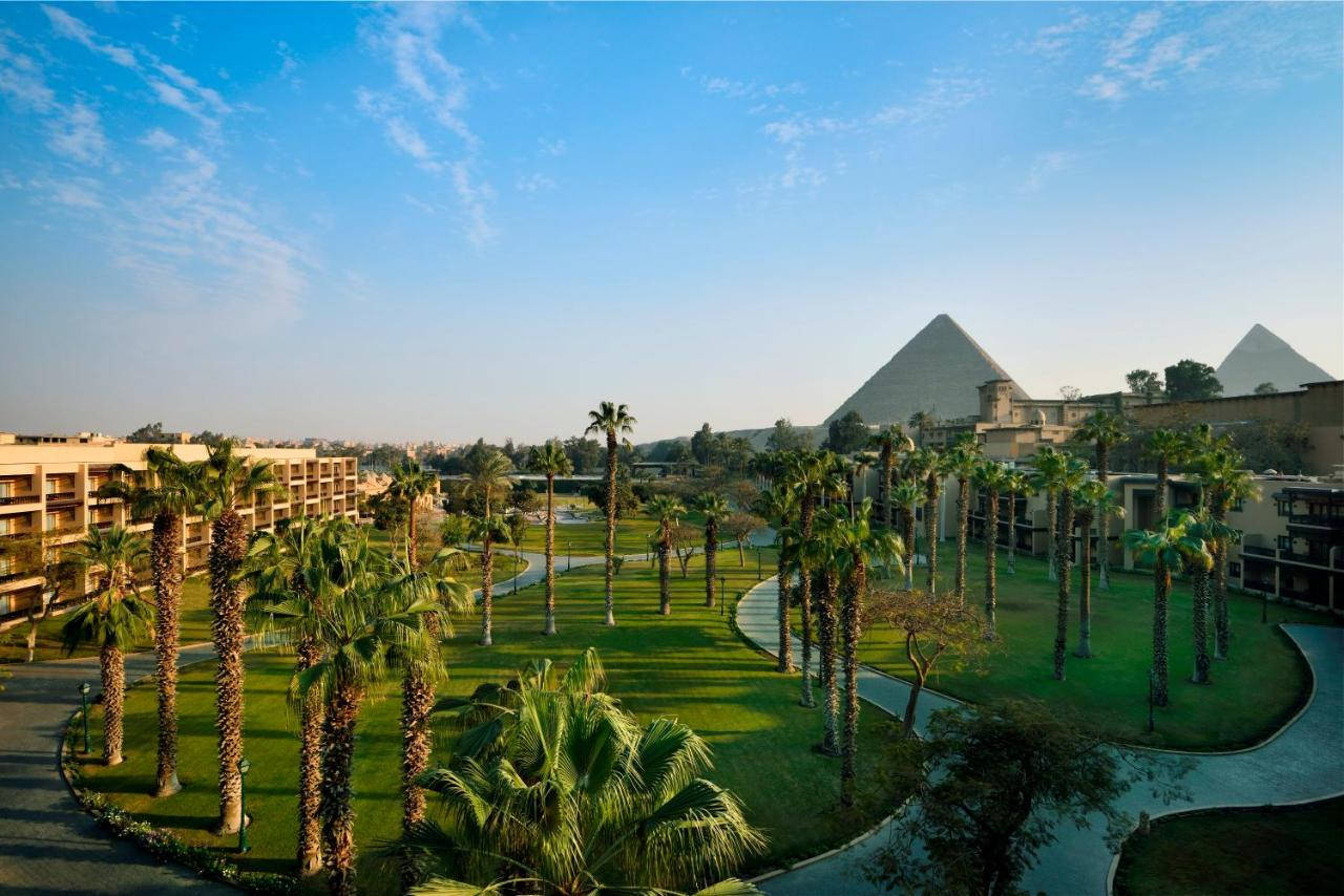 Cairo Marriot Mena House Hotel Landscape Background