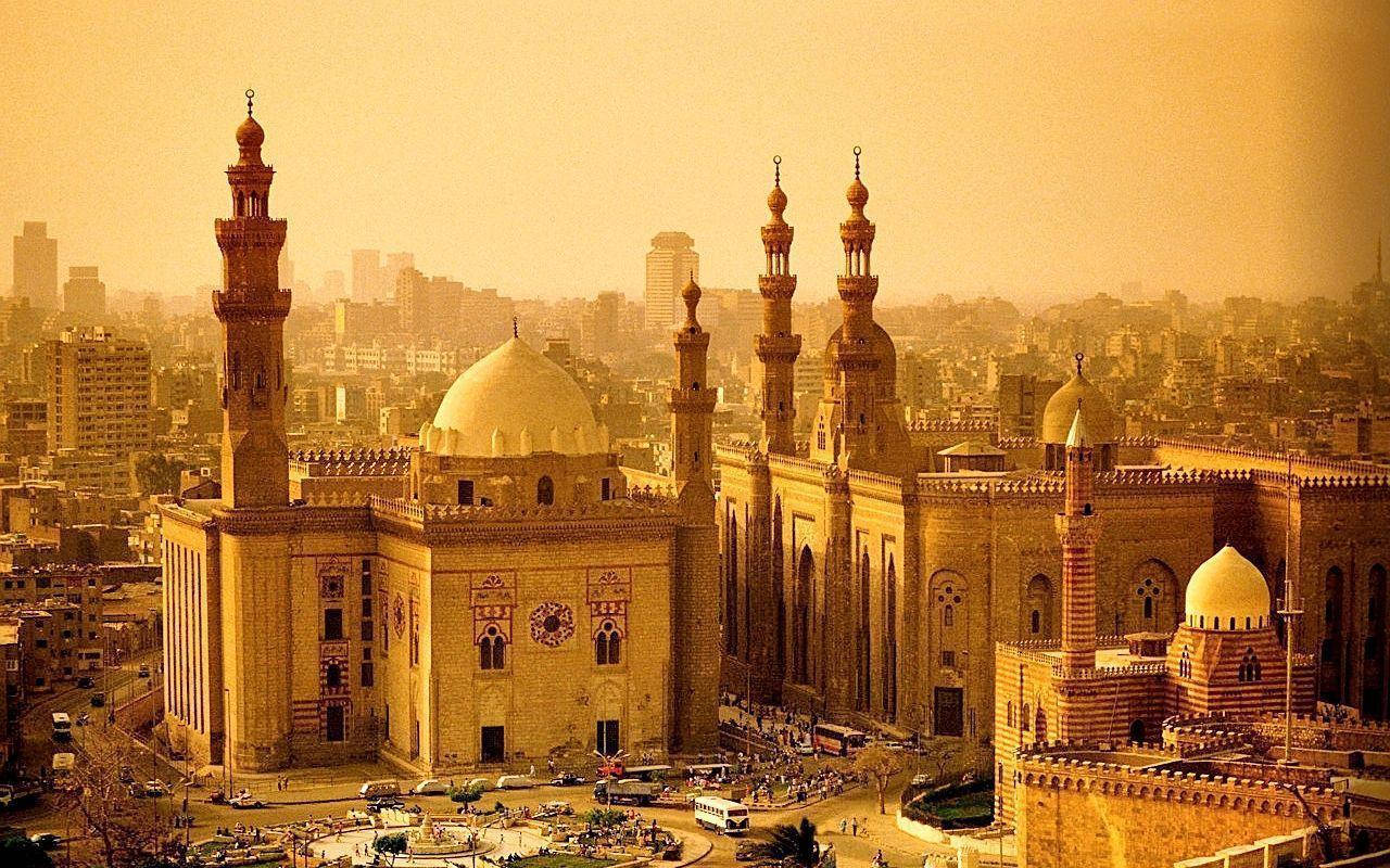 Cairo’s Sultan Hassan Mosque-madrasa Background