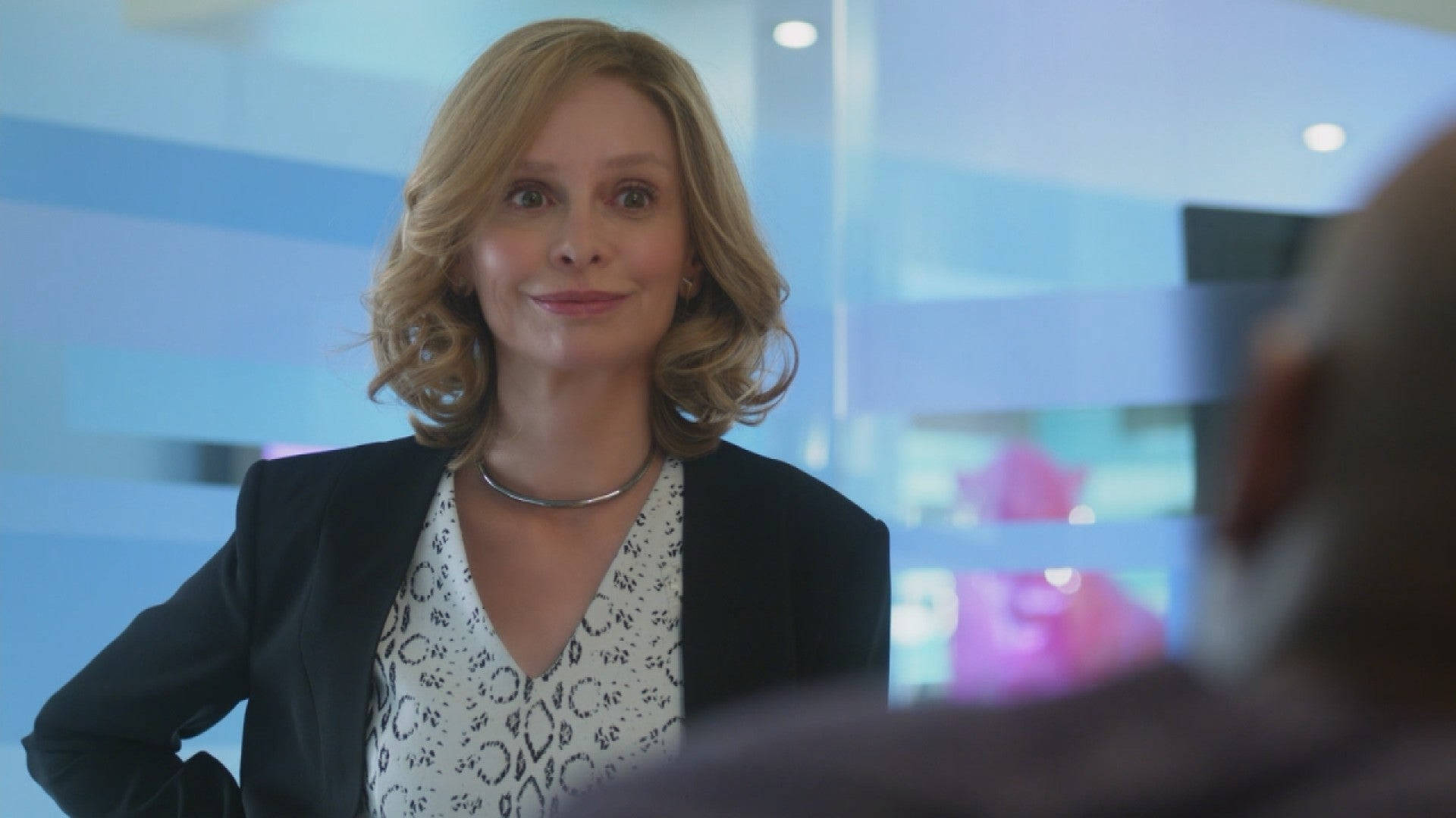 Calista Flockhart Supergirl Season 1 Episode 11 Background