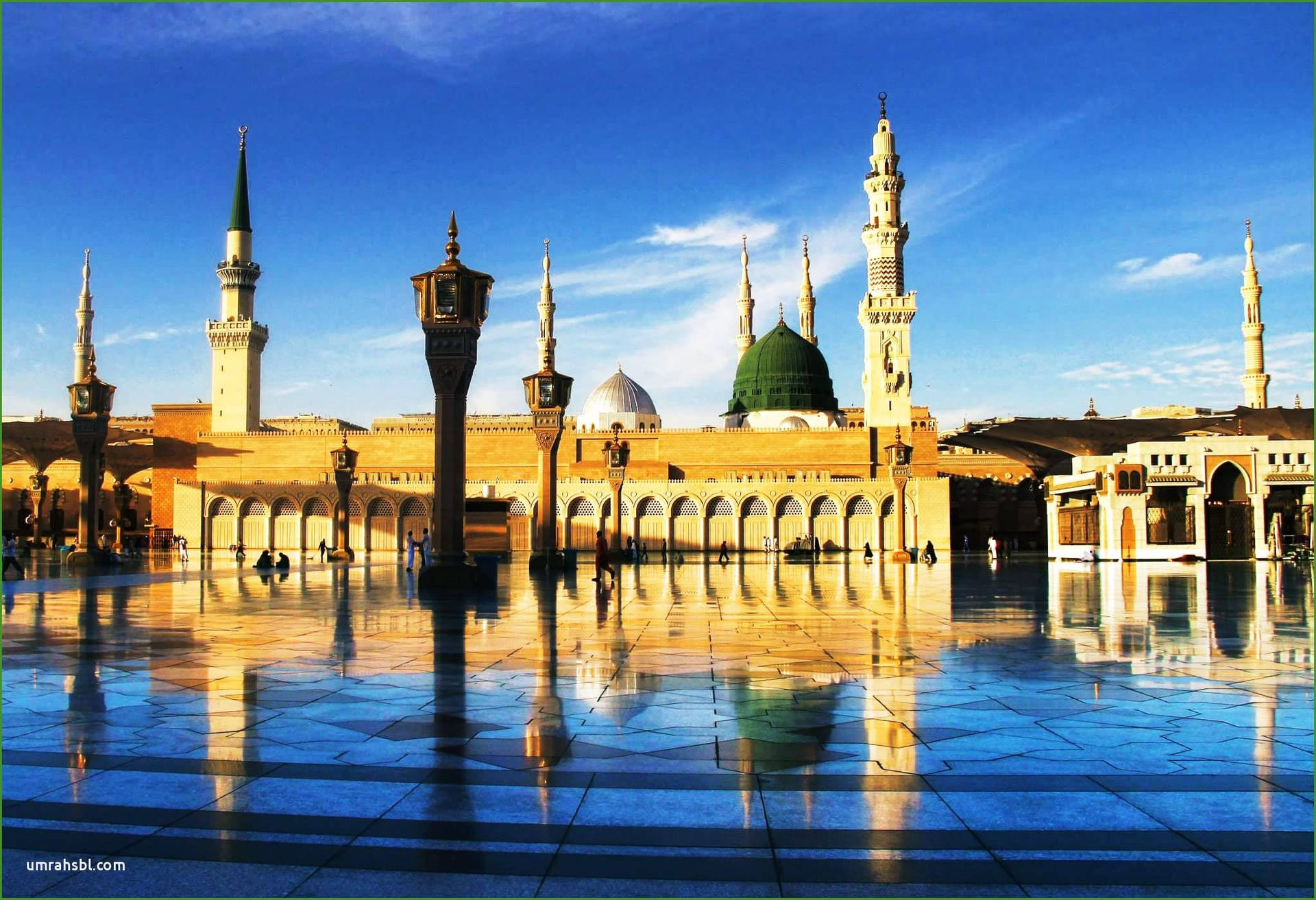 Calm Madina Sharif In Morning Background