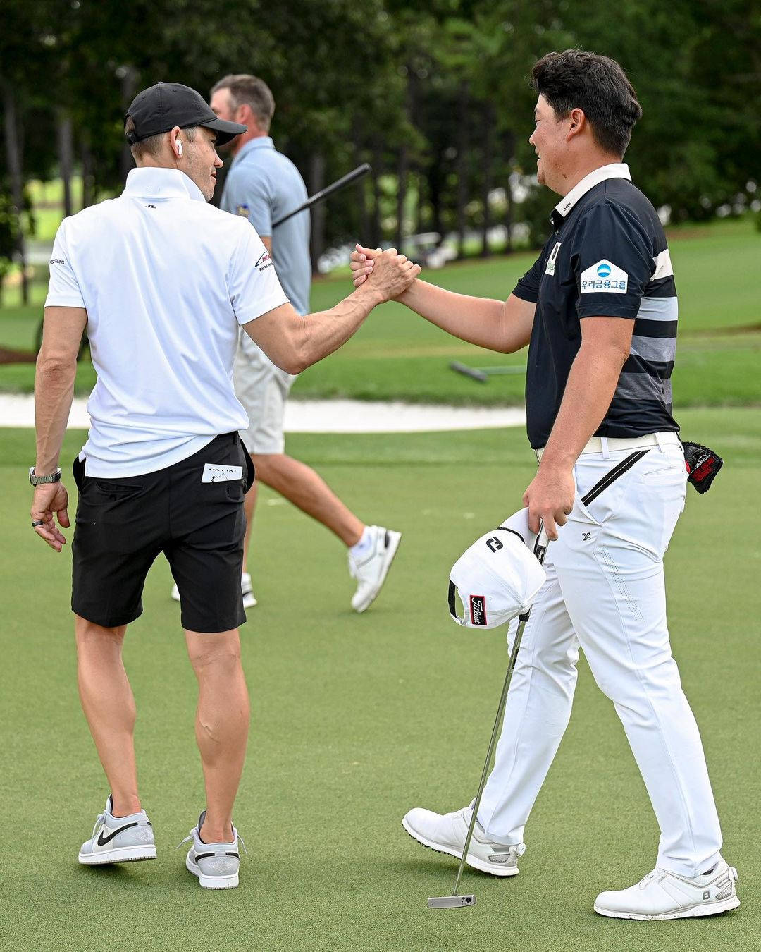 Camilo Villegas Congratulate His Friend