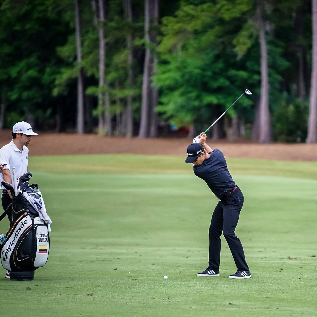 Camilo Villegas Hit A Guttie