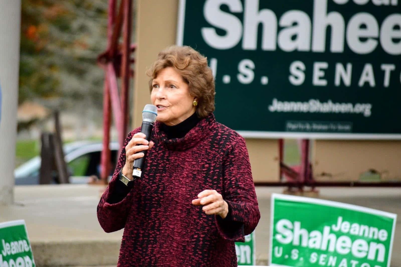 Campaigning Jeanne Shaheen