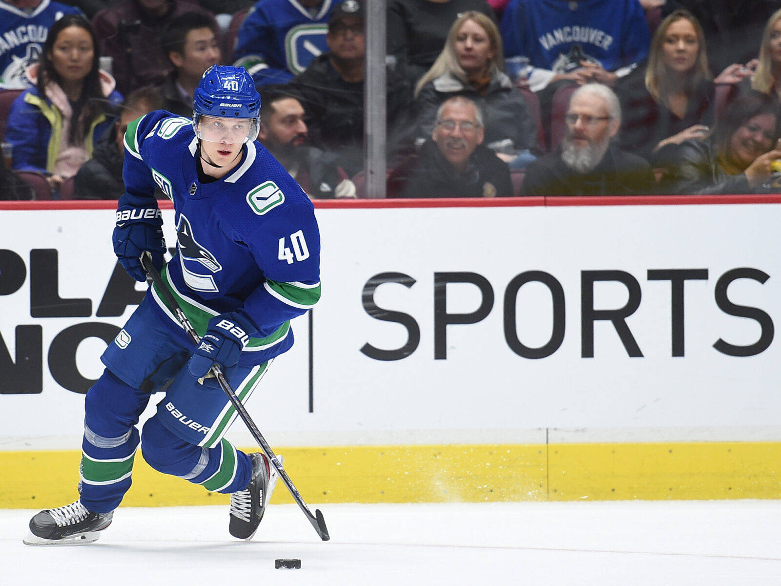 Canadian Nhl Player Elias Pettersson 2019 To 2020 Season Background