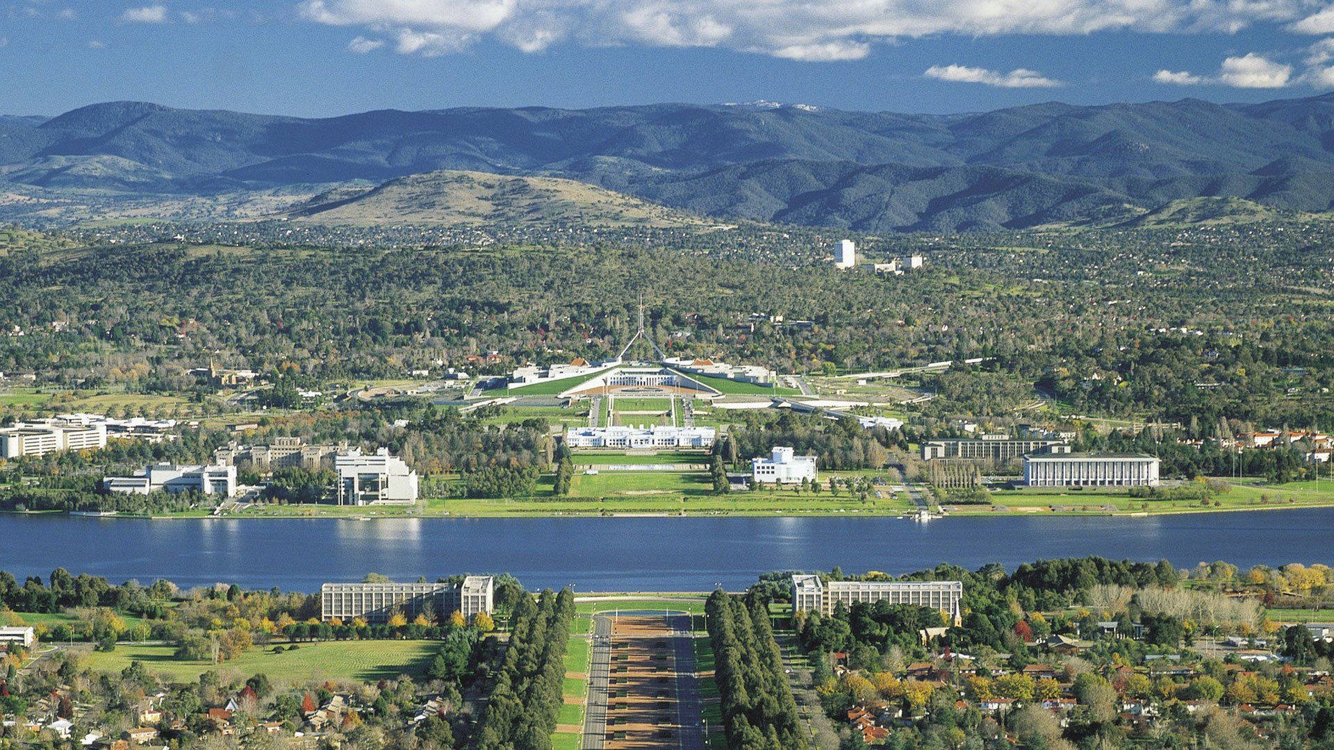 Canberra Towering Mountain Range Background