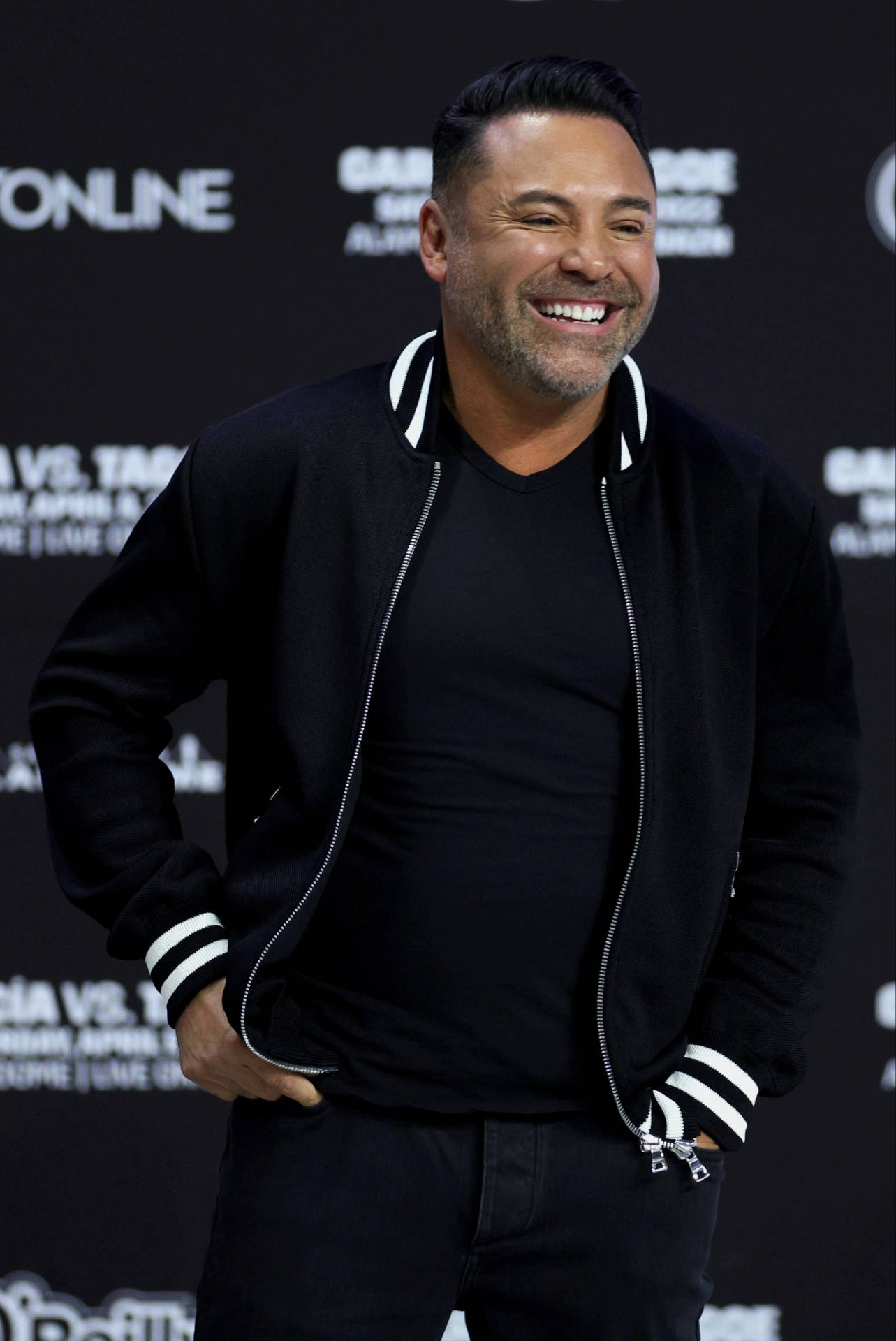 Candid Charm - Oscar De La Hoya Background