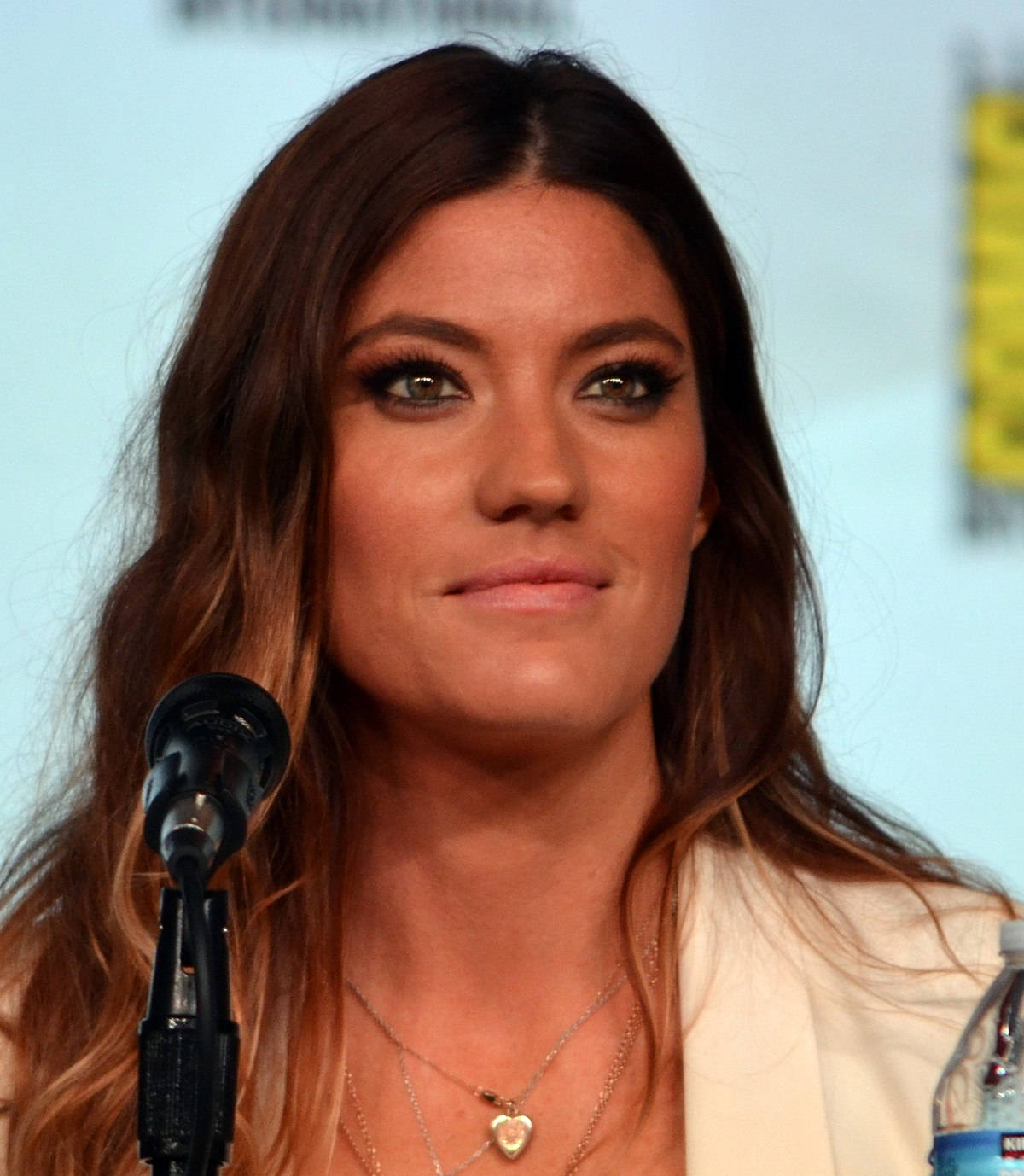 Candid Of Jennifer Carpenter Background