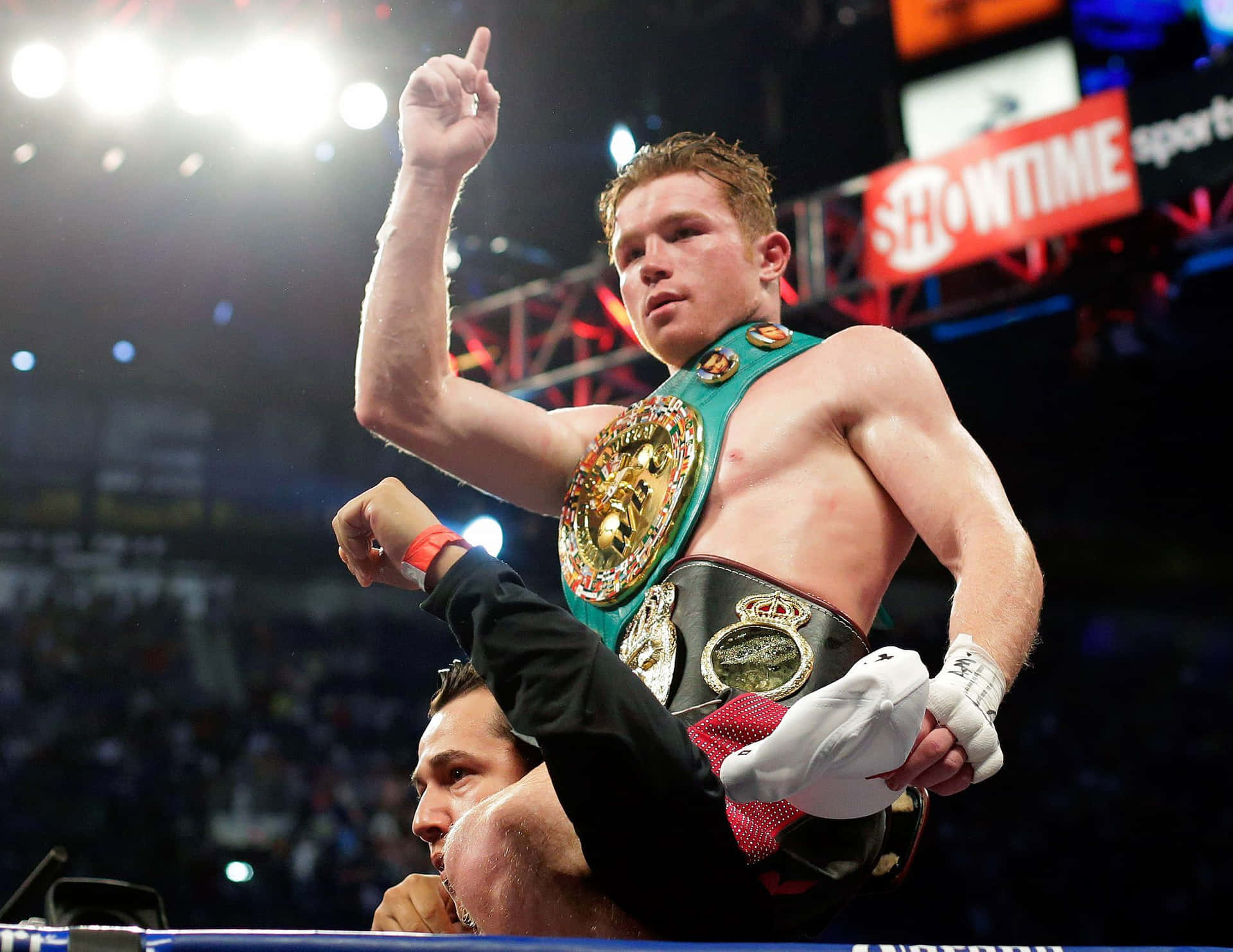 Canelo Alvarez, Boxing Legend Background